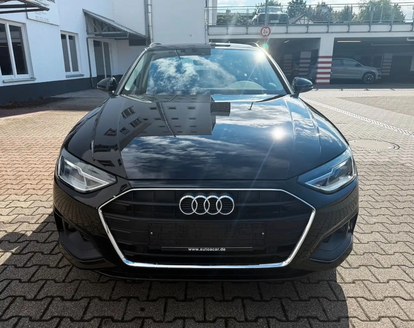 Audi A4 Avant 35 TFSI S-Tronic NAVI/SHZ/1HAND Noir - 2