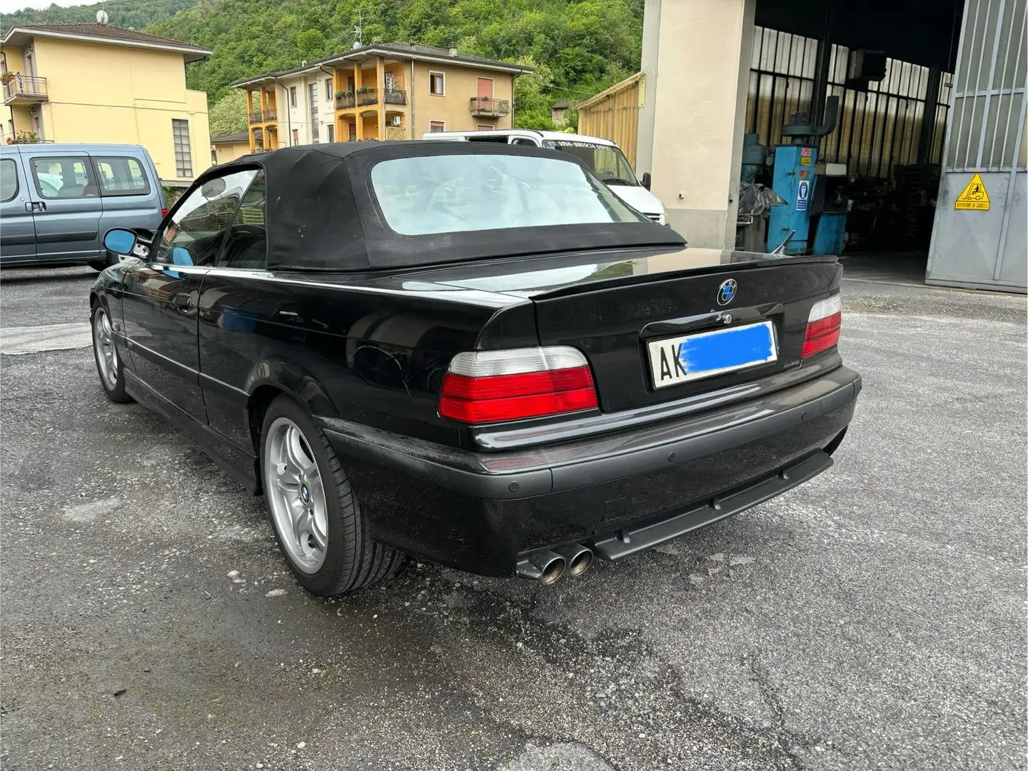 BMW 320 320i Cabrio c/clima auto Nero - 2