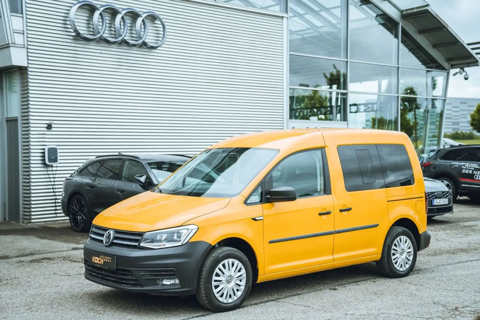 Volkswagen Caddy Trendline 2.0 TDI AHK Xenon Navi Amarillo - 2