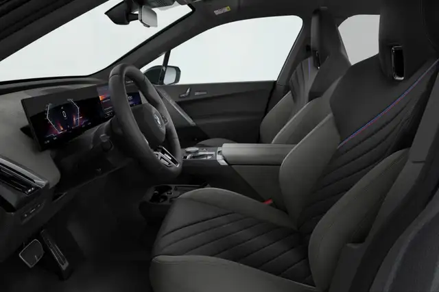 BMW Ix view 4