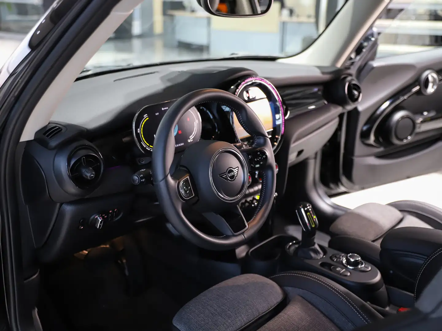 MINI Cooper SE Classic Trim Noir - 2