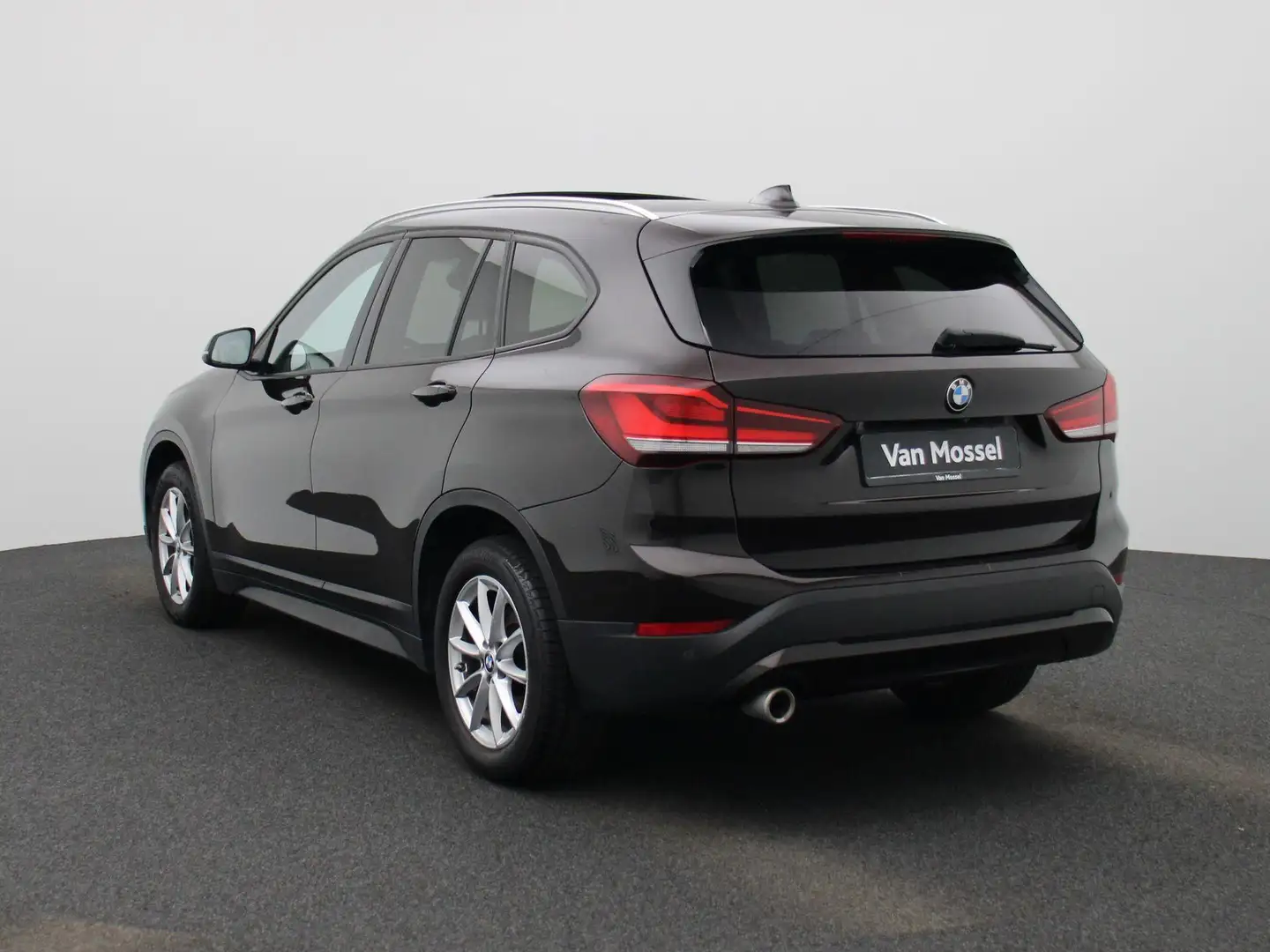 BMW X1 sDrive18i | Panoramadak | Camera | Harman Kardon | Brun - 2