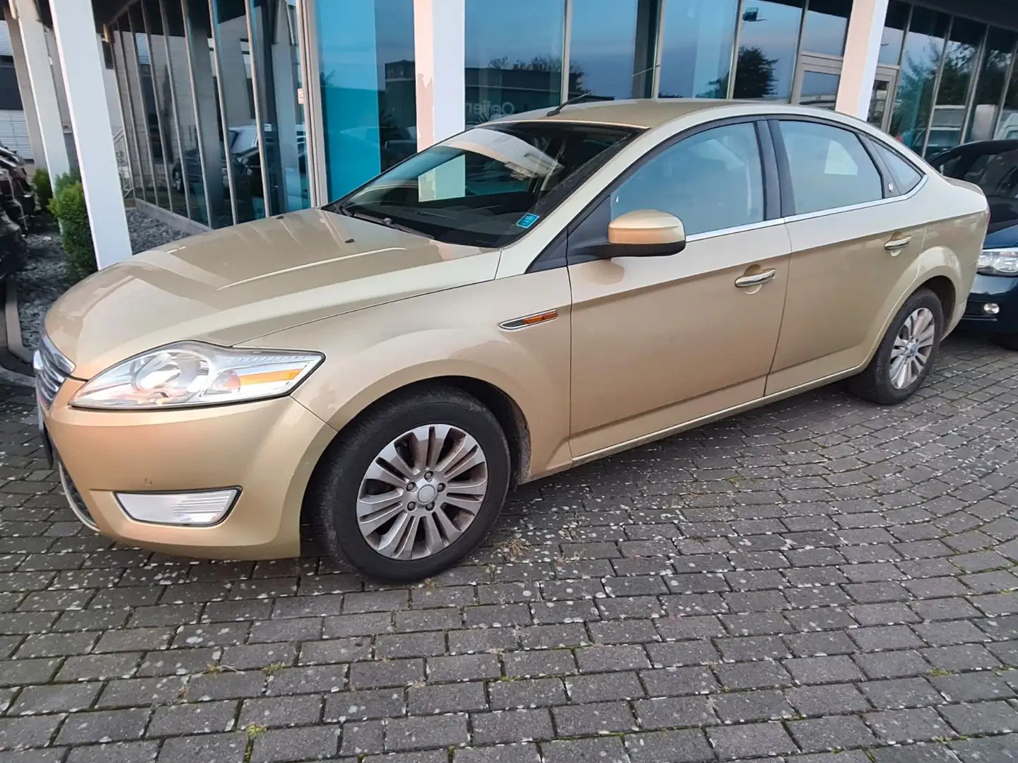 Ford Mondeo Lim. Ghia Automatik Gold - 2