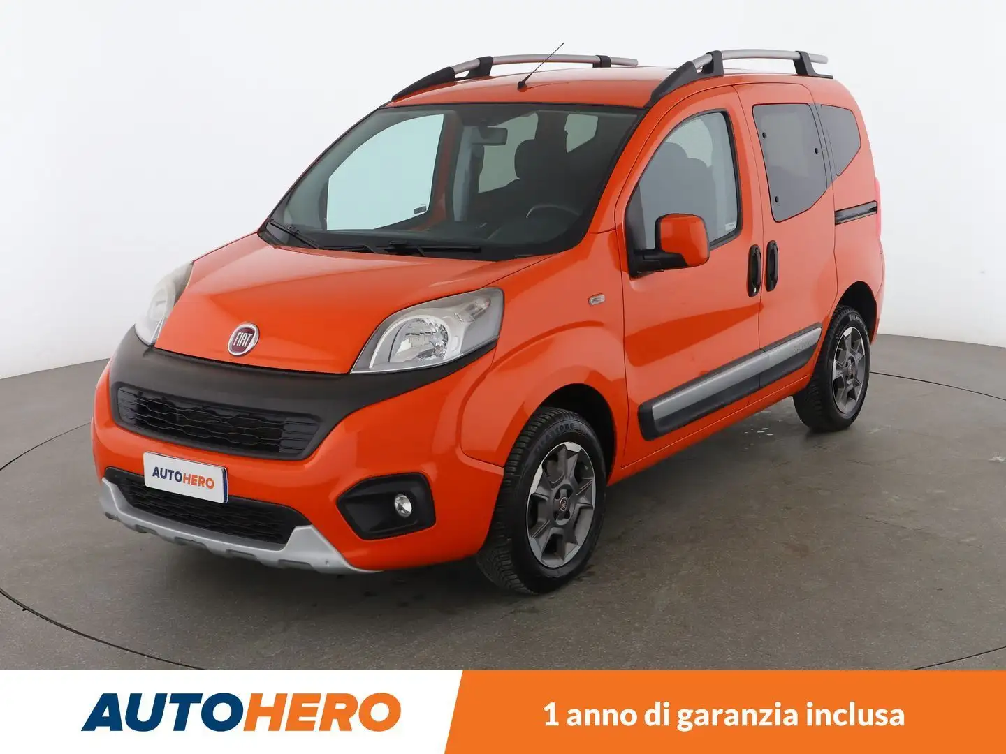 Fiat Qubo 1.3 M-Jet Trekking 95 CV Pomarańczowy - 1