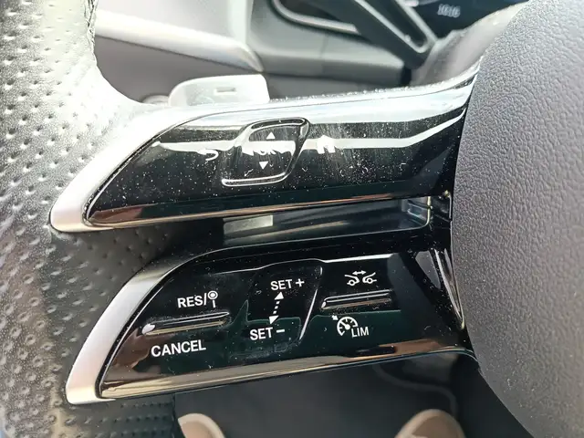 Mercedes-Benz GLC view 17