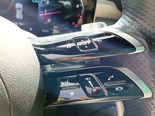 Mercedes-Benz GLC view 16