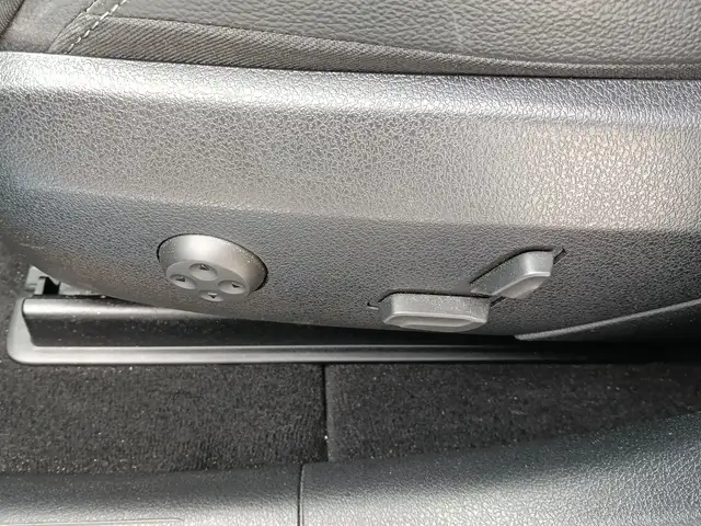 Mercedes-Benz GLC view 22