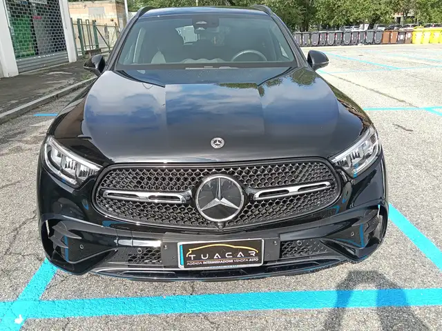 Mercedes-Benz GLC view 2