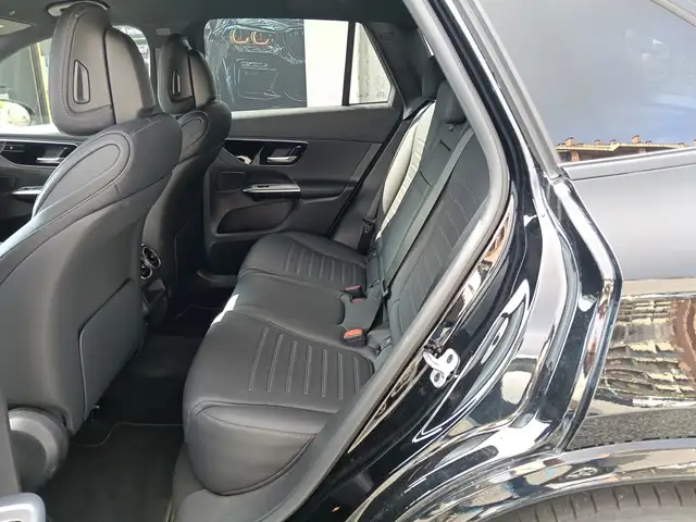 Mercedes-Benz GLC view 23