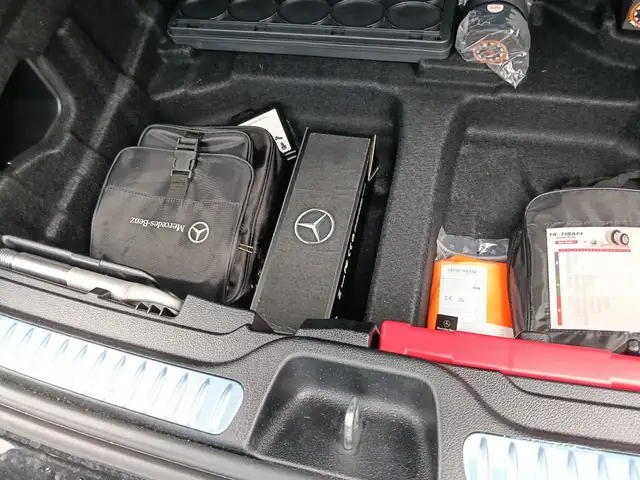 Mercedes-Benz GLC view 25