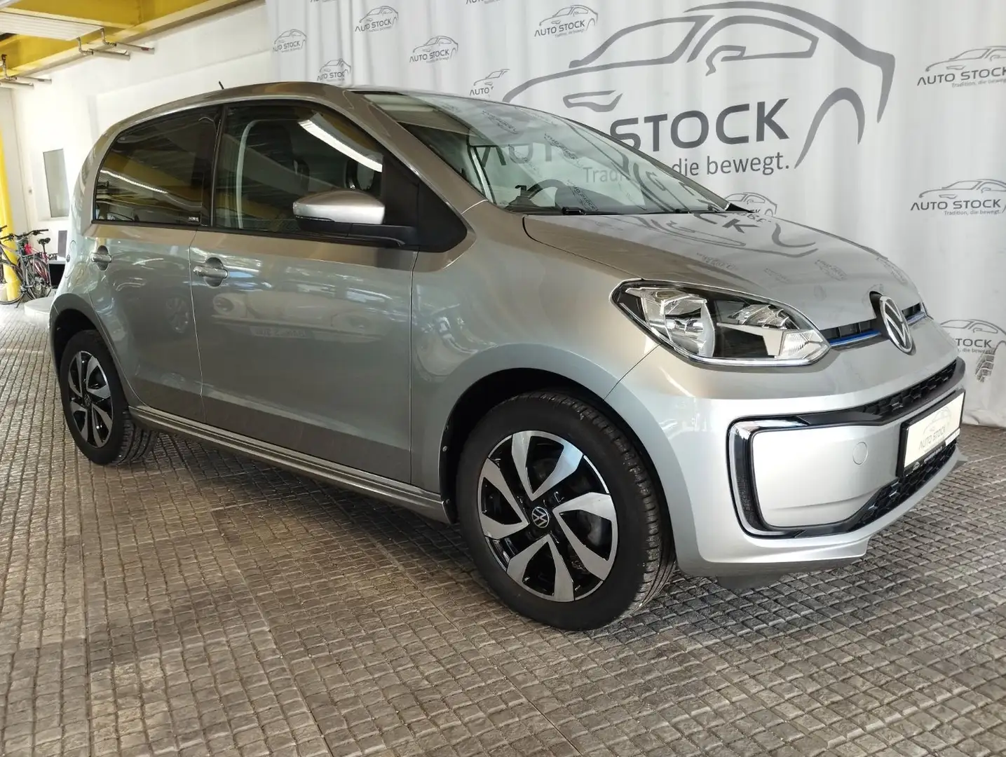 Volkswagen up! Active Klimaautom. PDC Sitzheizung 4-Türer Silber - 1