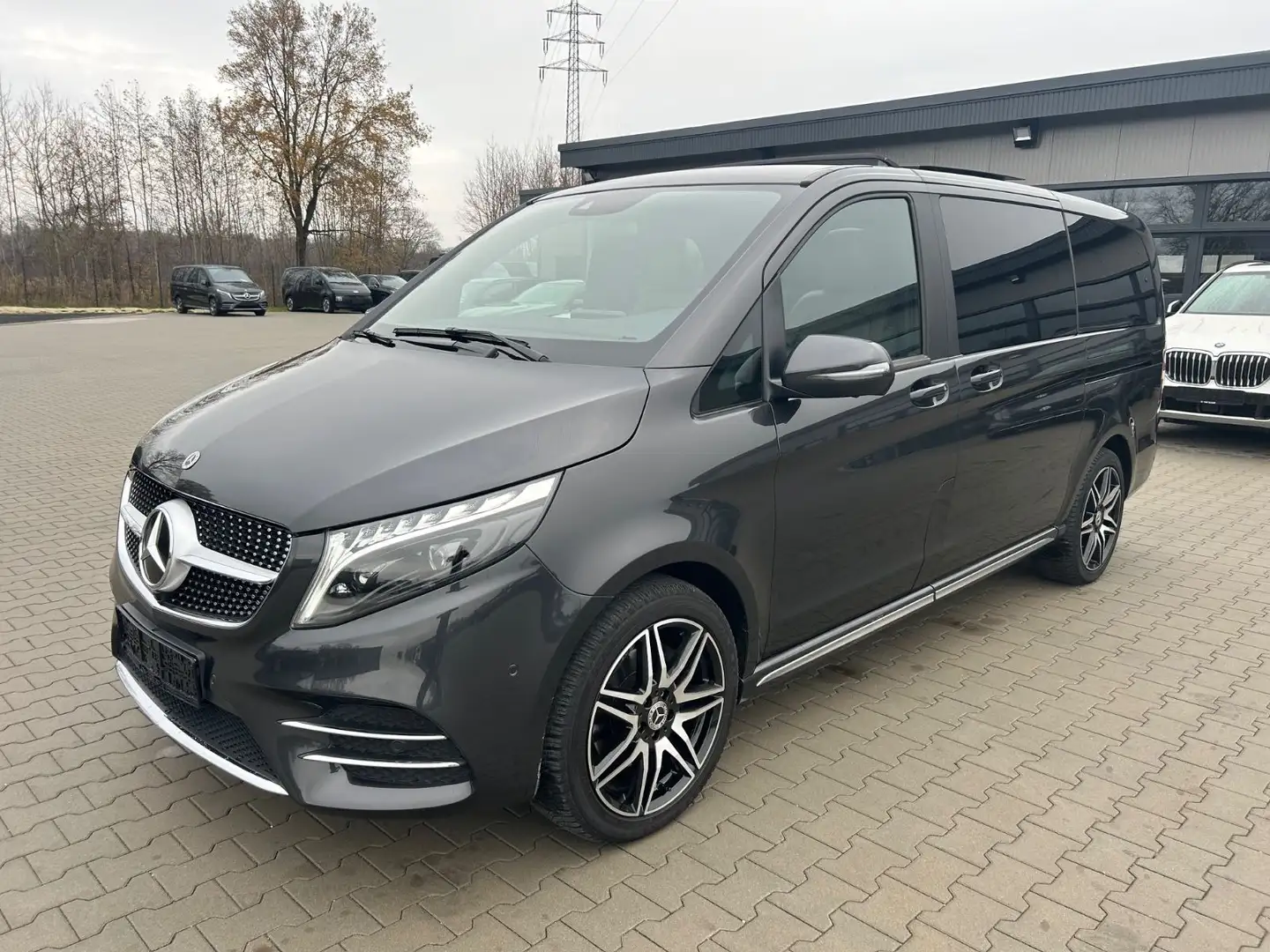 Mercedes-Benz V 300 V300d 4M Lang AMG -7S-Pano-Burmes-2xEl.Tür-360K Grau - 1