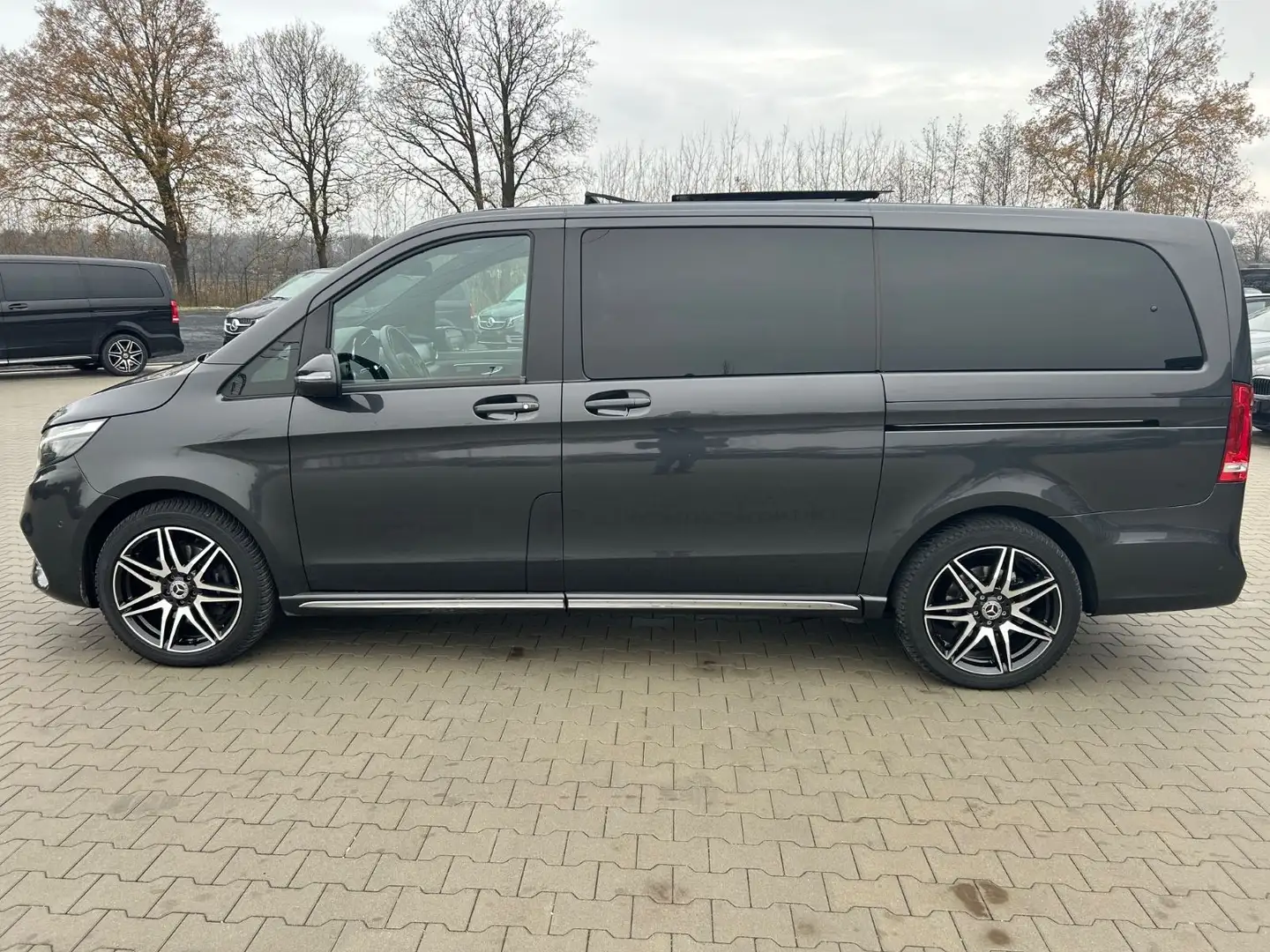 Mercedes-Benz V 300 V300d 4M Lang AMG -7S-Pano-Burmes-2xEl.Tür-360K Grau - 2