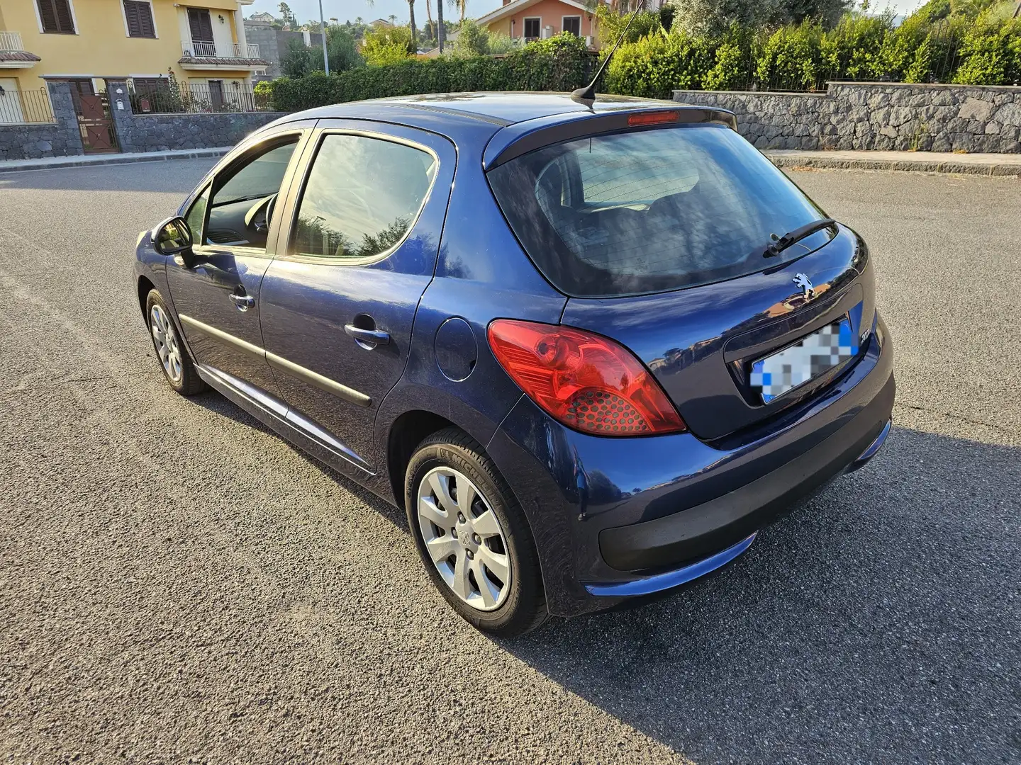 Peugeot 207 5p 1.4 hdi XS - 2