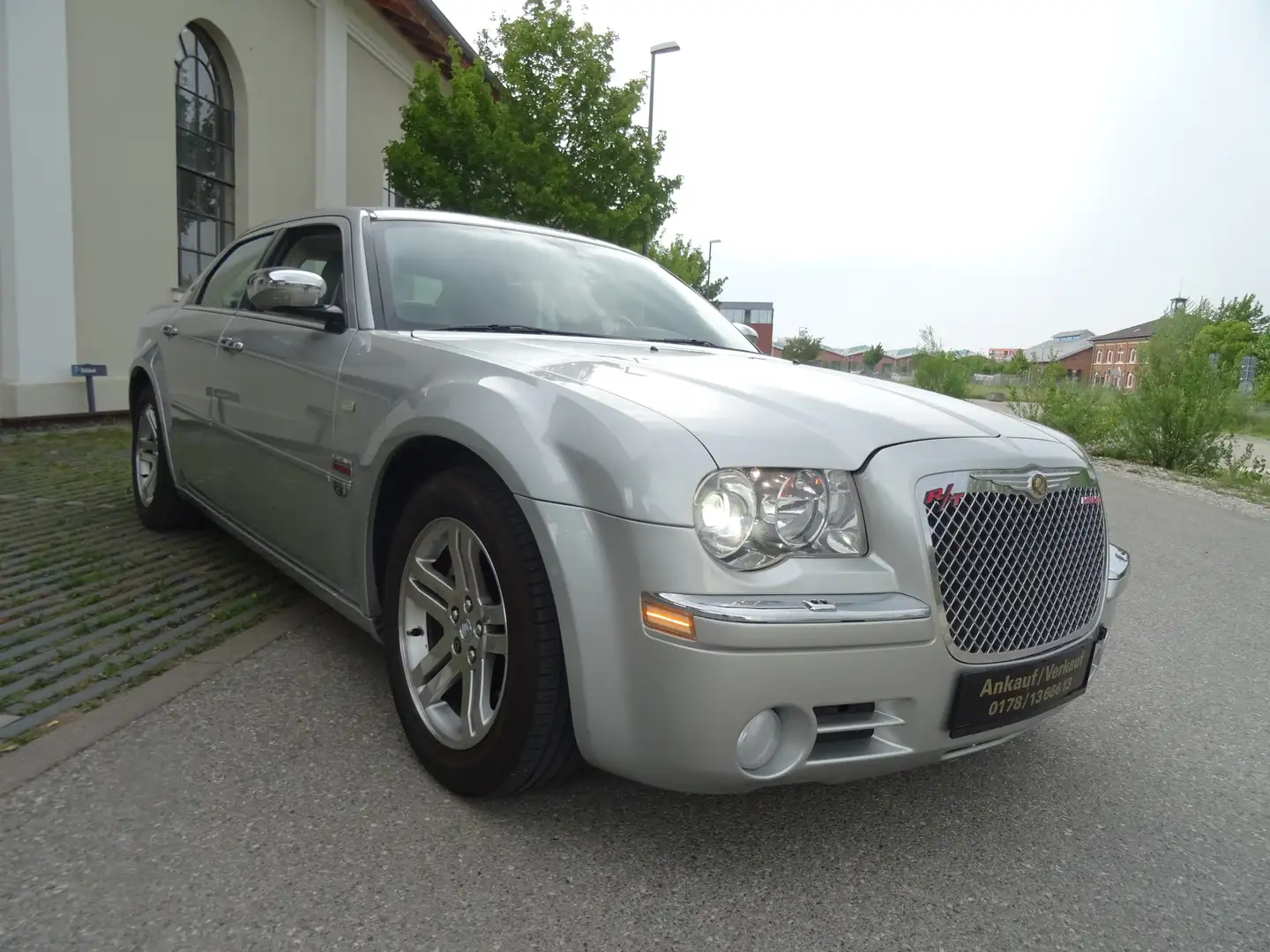Chrysler 300C 5.7 V8 HEMI RT - wenig km - gepflegt! Silber - 1