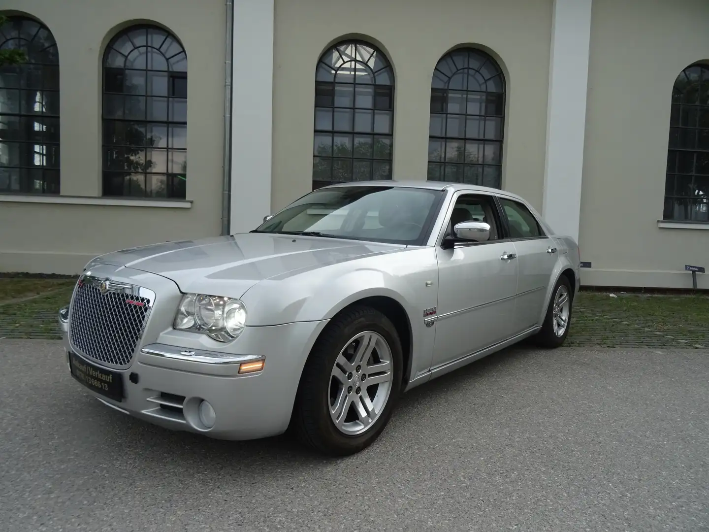 Chrysler 300C 5.7 V8 HEMI RT - wenig km - gepflegt! Silber - 2