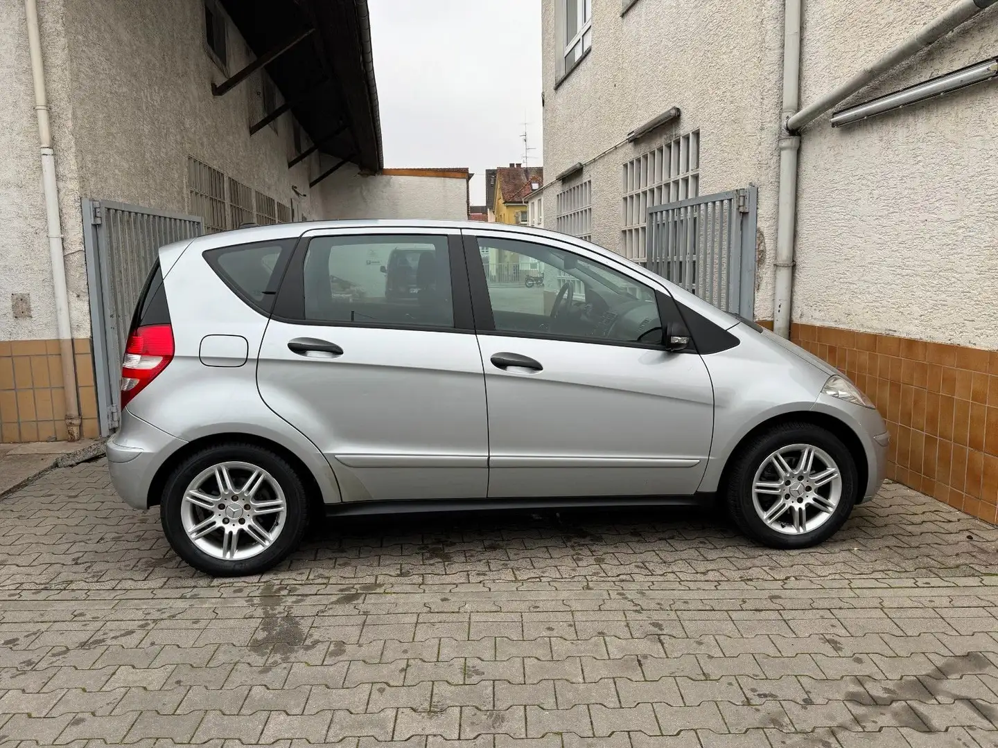 Mercedes-Benz A 170 *Automatik*Klima*PDC*Alu*TÜV Silber - 2