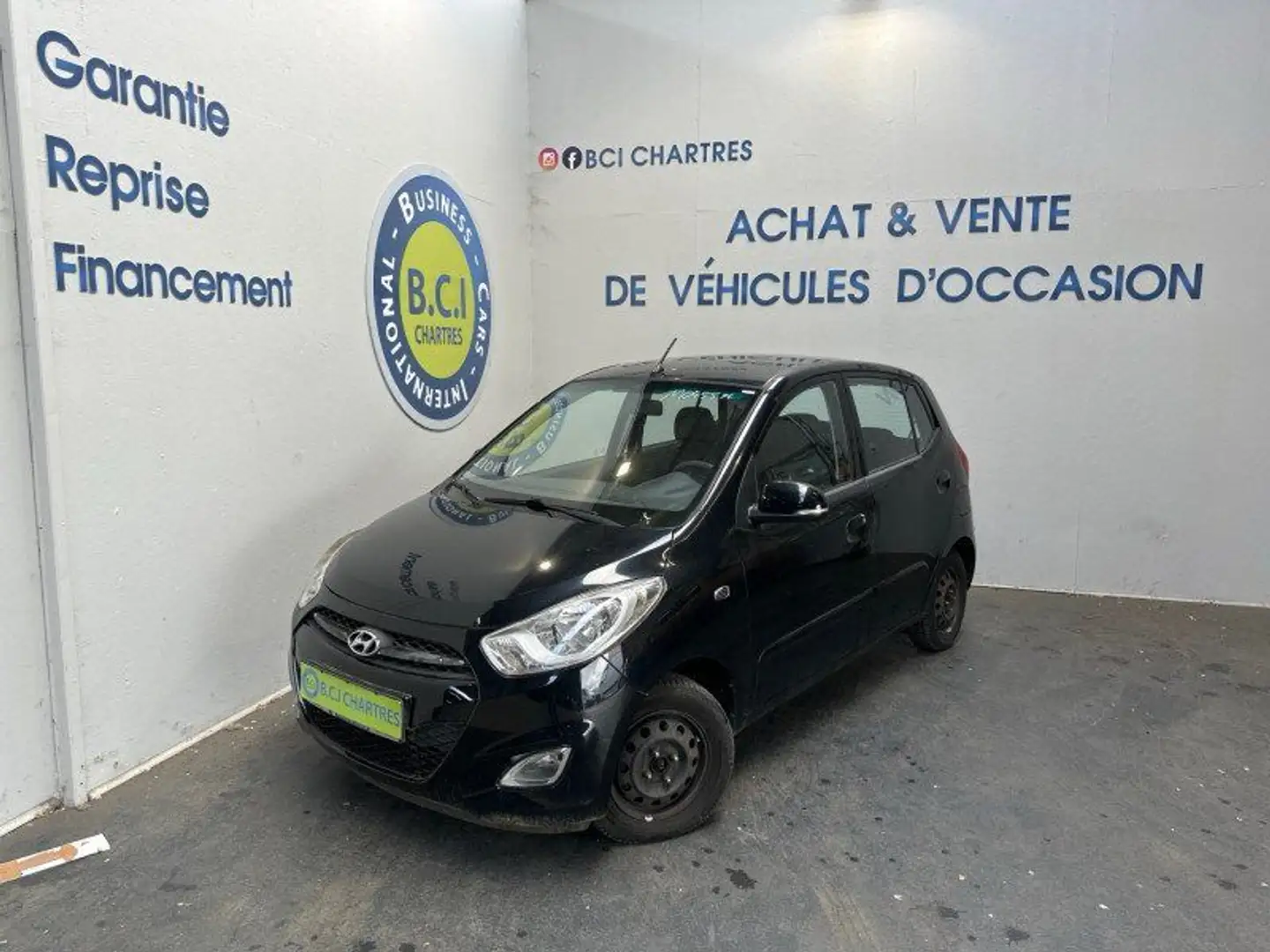 Hyundai i10 1.1 BASE Noir - 1
