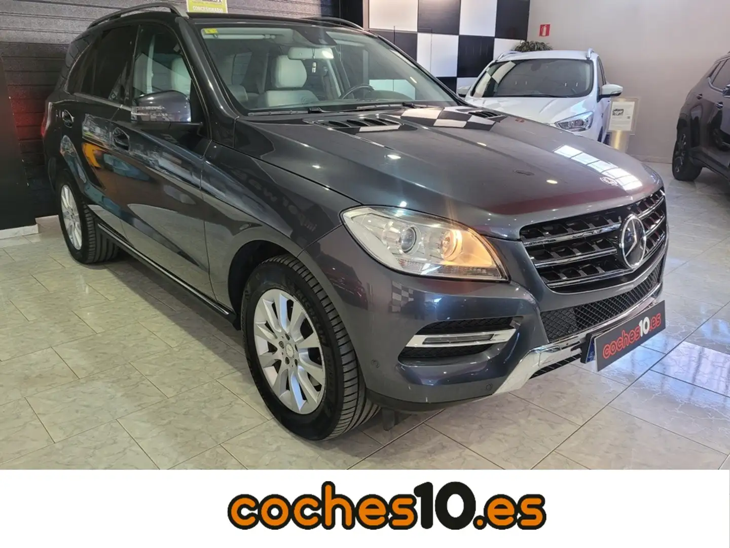 Mercedes-Benz ML 250 250BlueTec 4M 7G Plus (9.75) Gris - 1