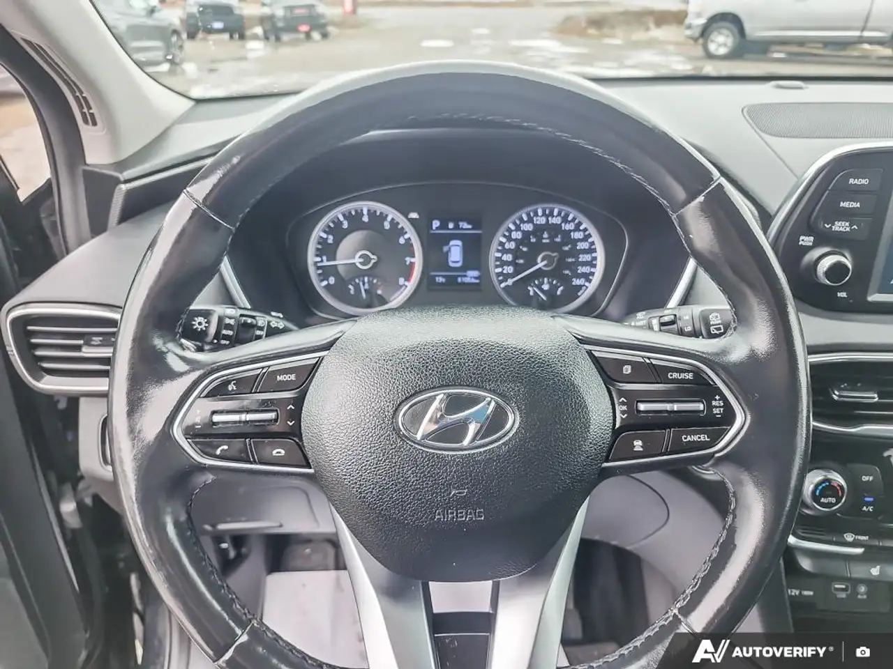 Hyundai SANTA FE снимка Hyundai SANTA FE