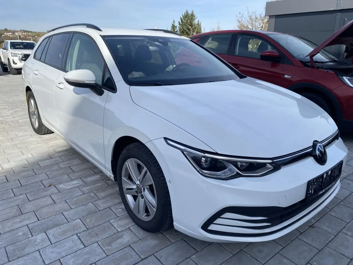 Volkswagen Golf VIII 2.0 TDI Variant Life Weiß - 1