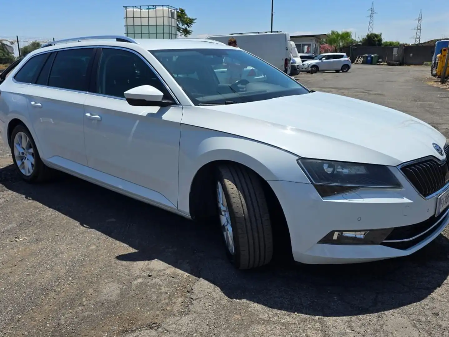 Skoda Superb 2.0 tdi Ambition 150cv dsg Bianco - 1
