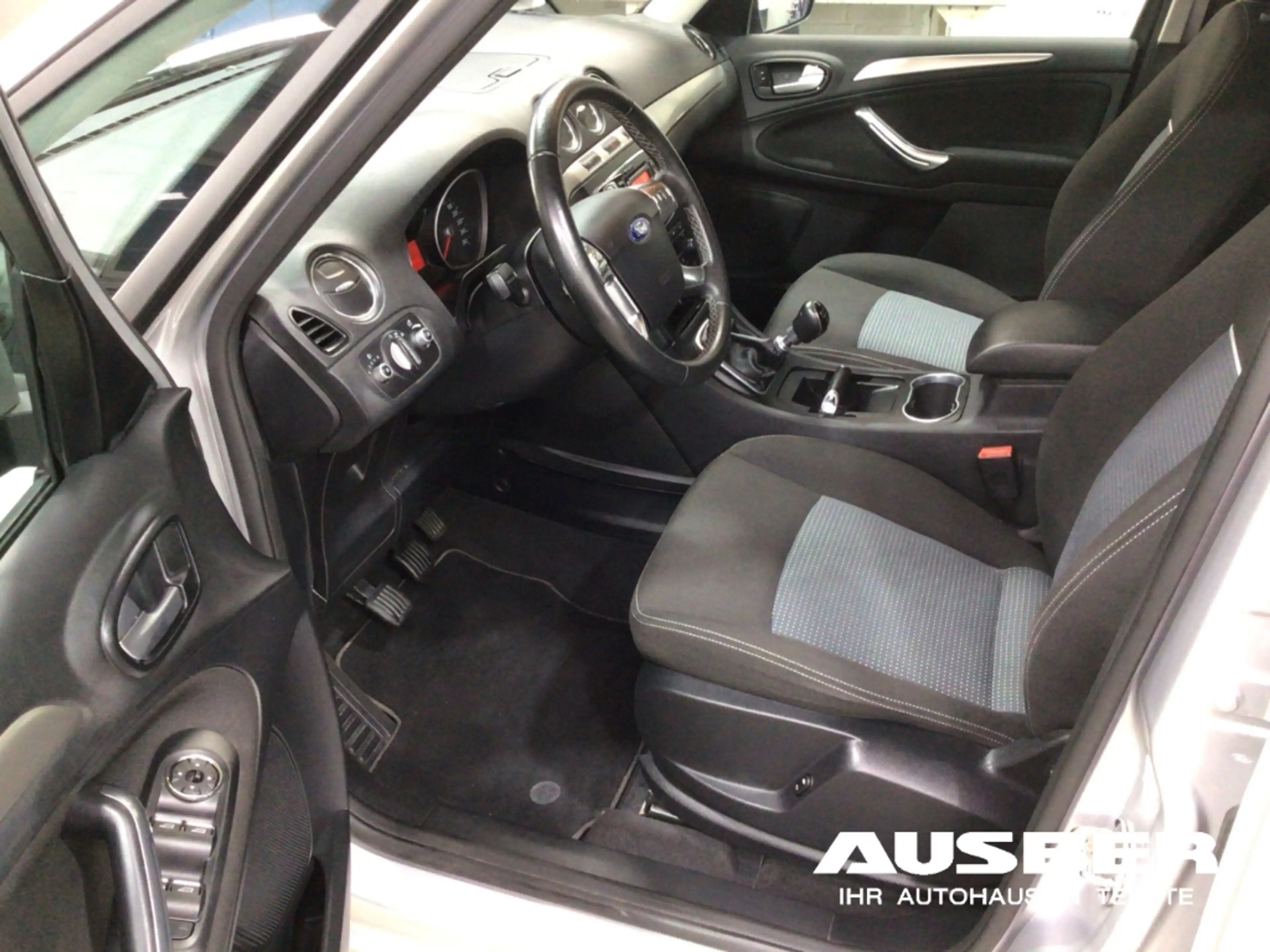 Ford Galaxy Trend 7 Sitze erst 65.359km 1. Hand — photo 7