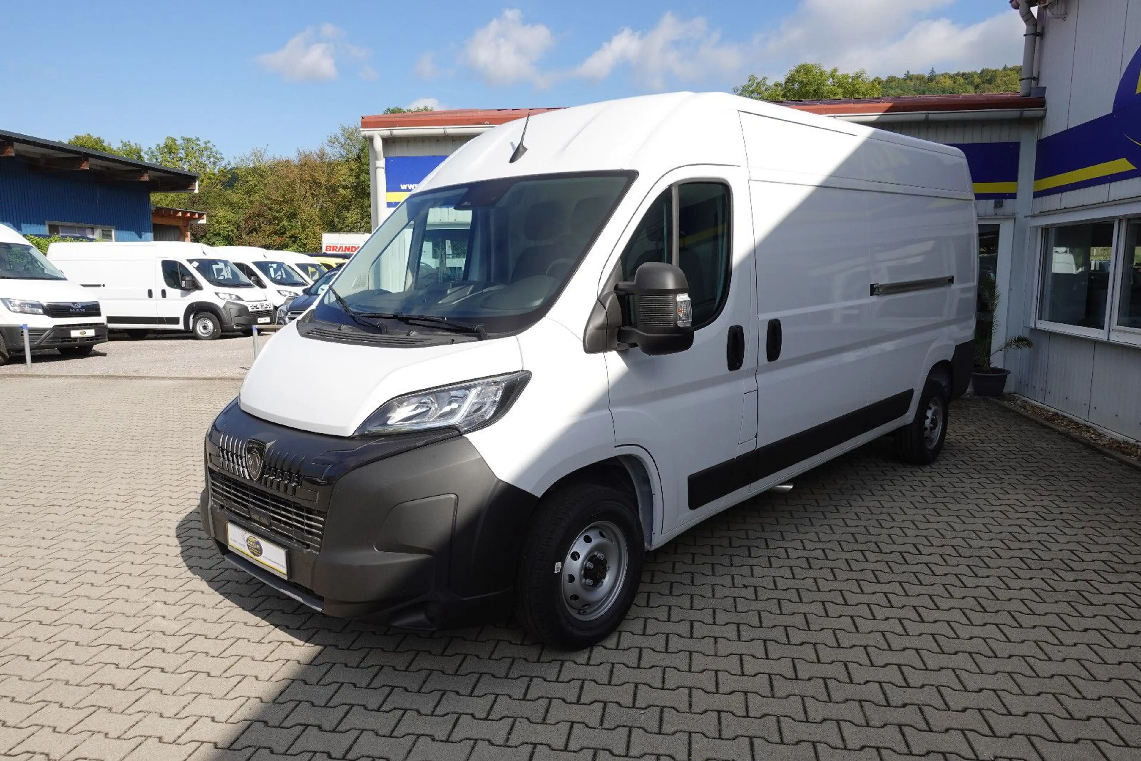 Peugeot Boxer Kasten 335 L3H2 BlueHDi 140 2 Schiebetüren — photo 8