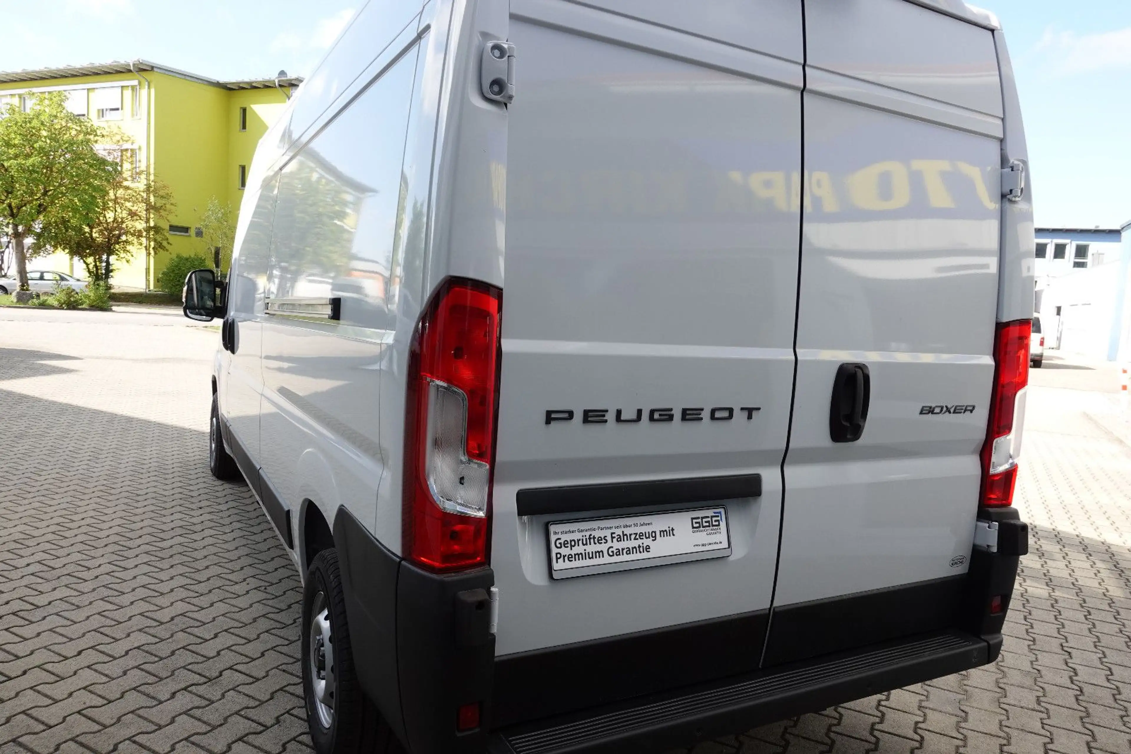 Peugeot Boxer Kasten 335 L3H2 BlueHDi 140 2 Schiebetüren — photo 5