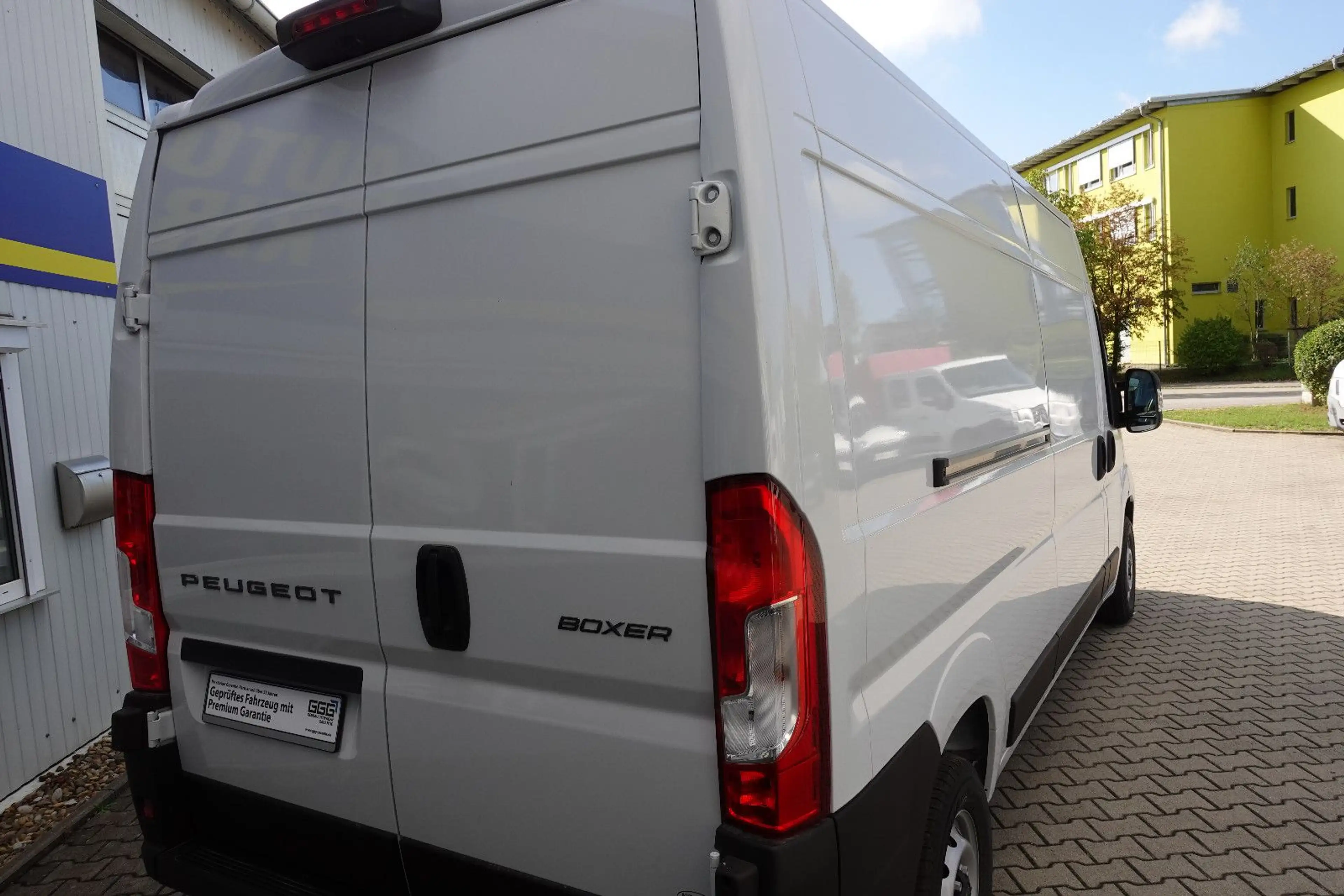 Peugeot Boxer Kasten 335 L3H2 BlueHDi 140 2 Schiebetüren — photo 3