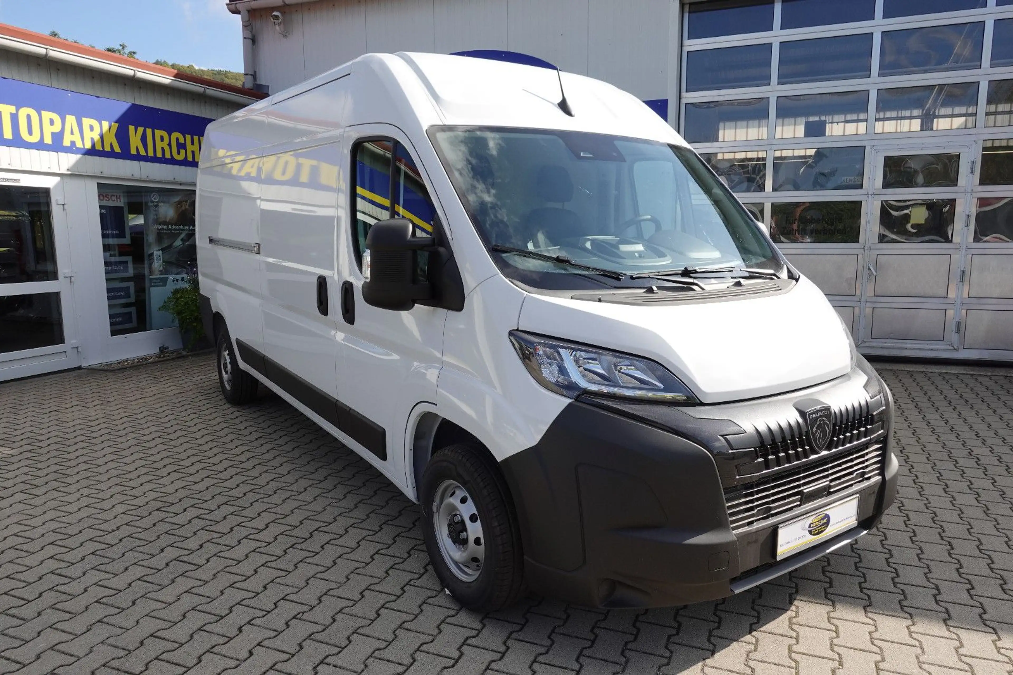 Peugeot Boxer Kasten 335 L3H2 BlueHDi 140 2 Schiebetüren — photo 11