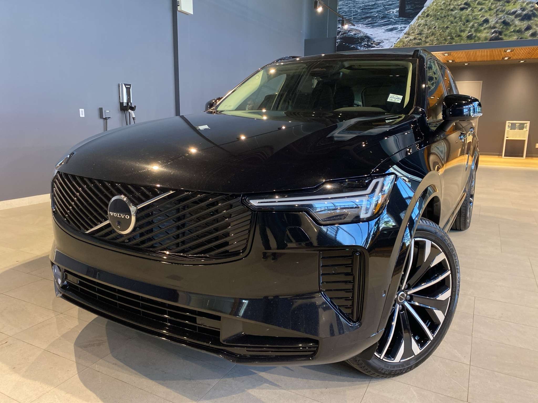 2026 Volvo XC90 B6 AWD Plus Dark Theme 7-Seater