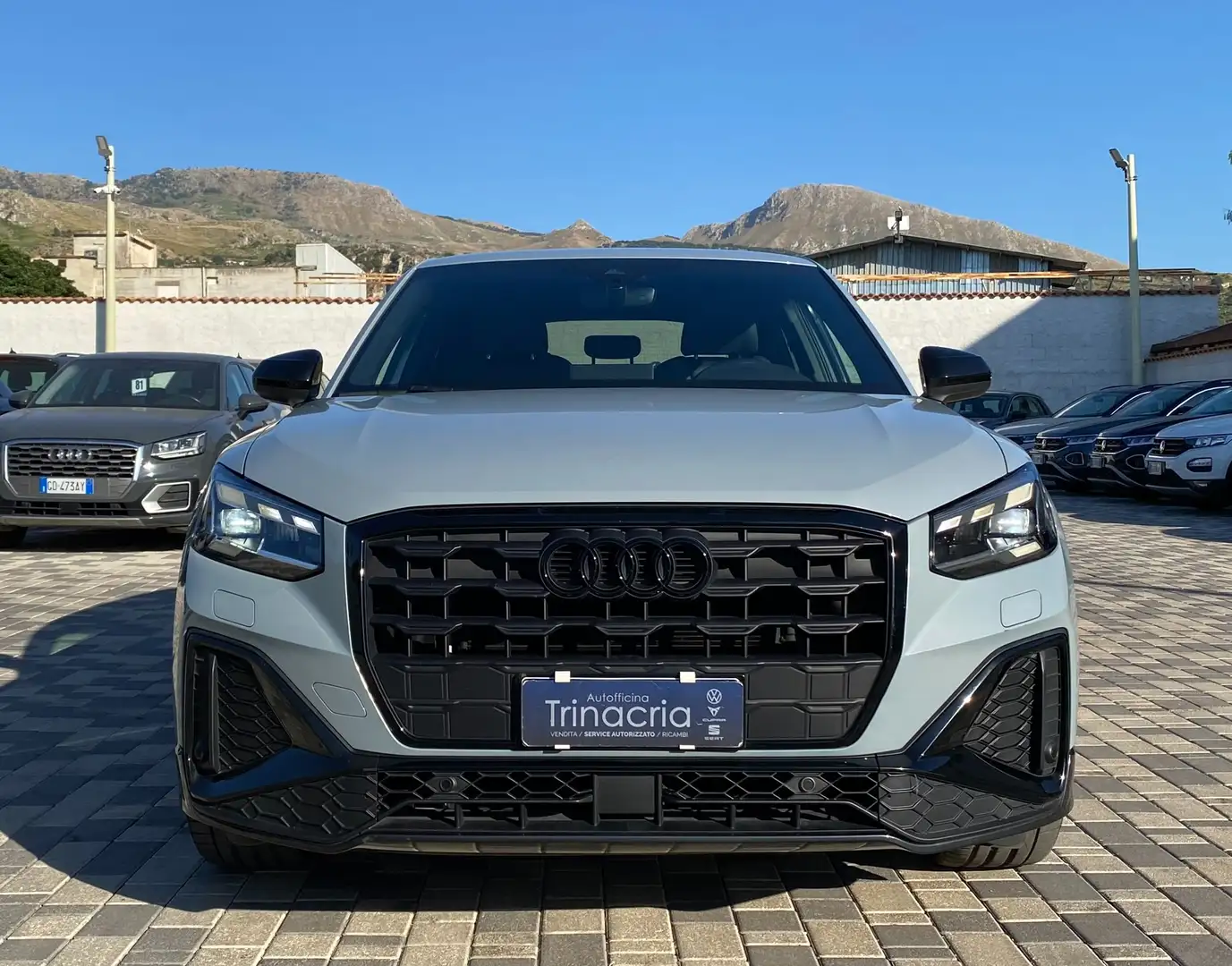 Audi Q2 S Line Identity Black 1.5 TFSI 150CV s-tronic 35 Grigio - 2