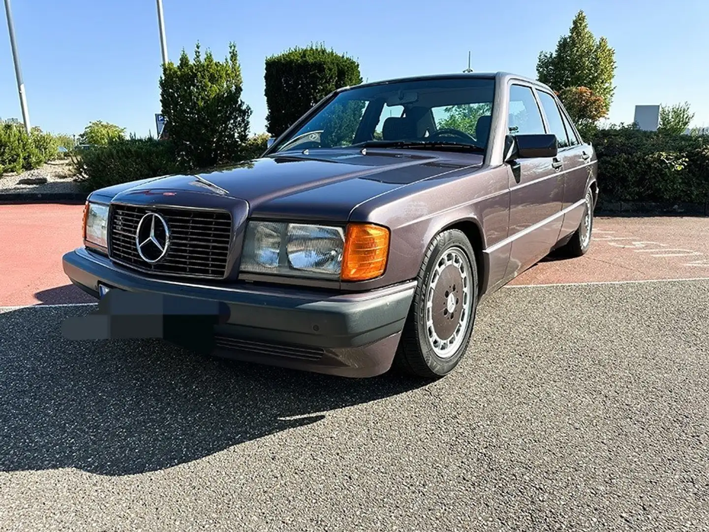 Mercedes-Benz 190 E190 - 2