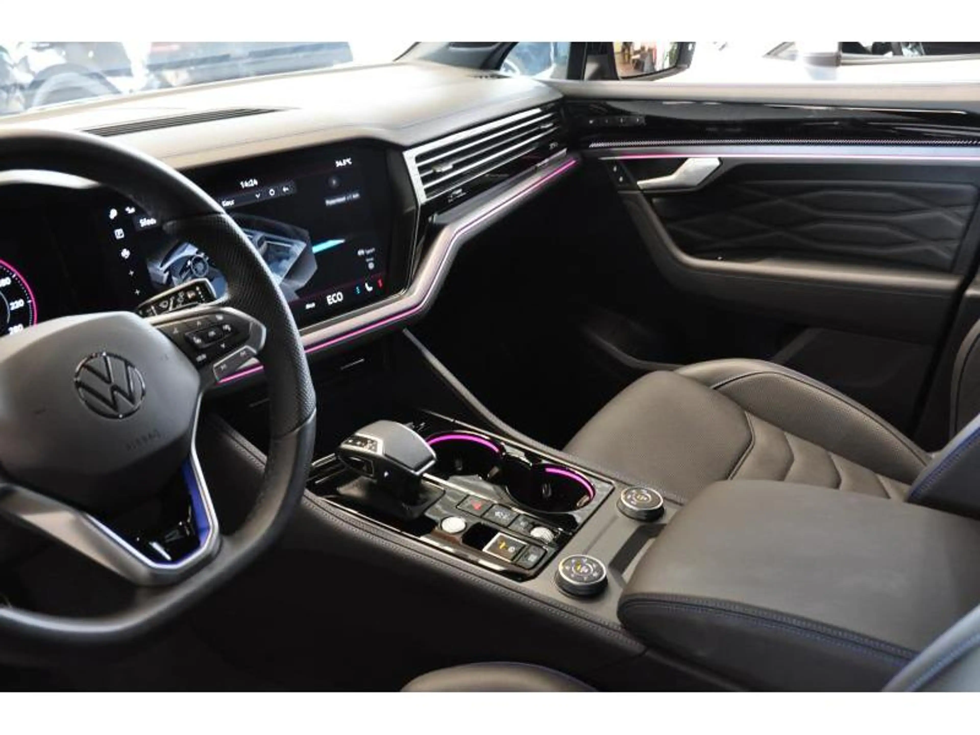 Volkswagen Touareg Full R Hybride 462pk-Pano-Matrix-360°Camera-leder — photo 5