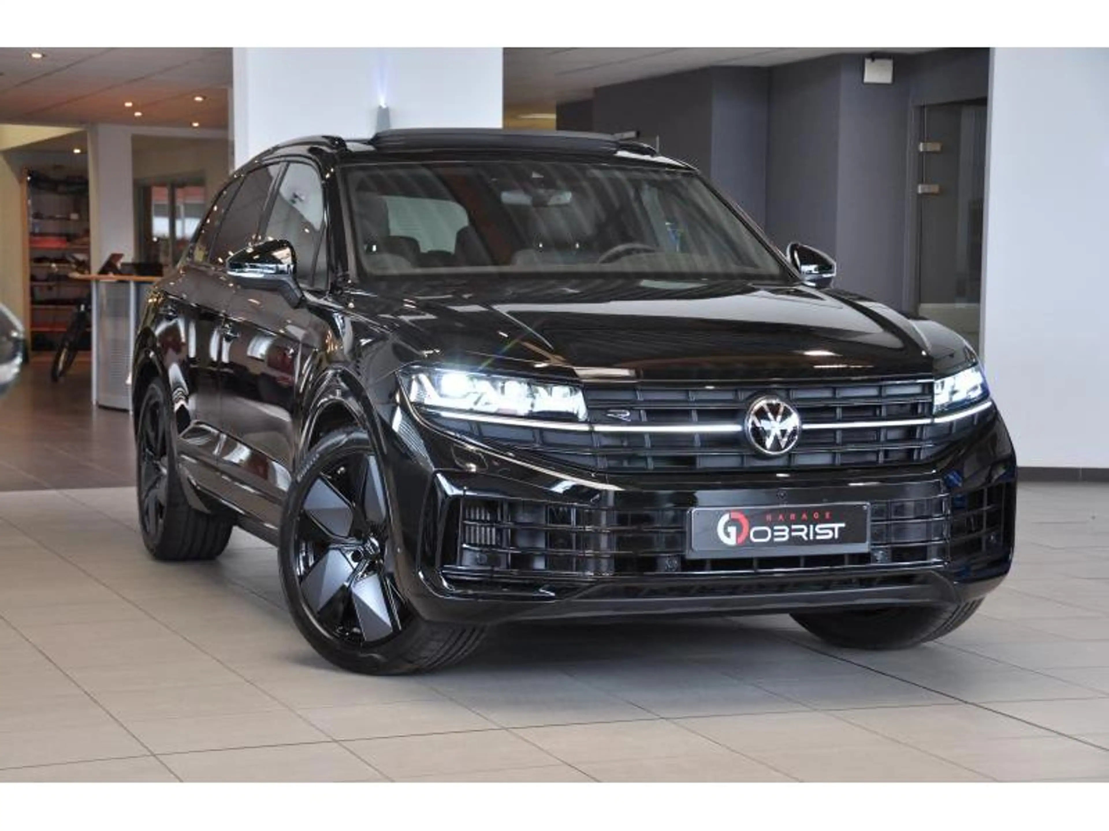 Volkswagen Touareg Full R Hybride 462pk-Pano-Matrix-360°Camera-leder