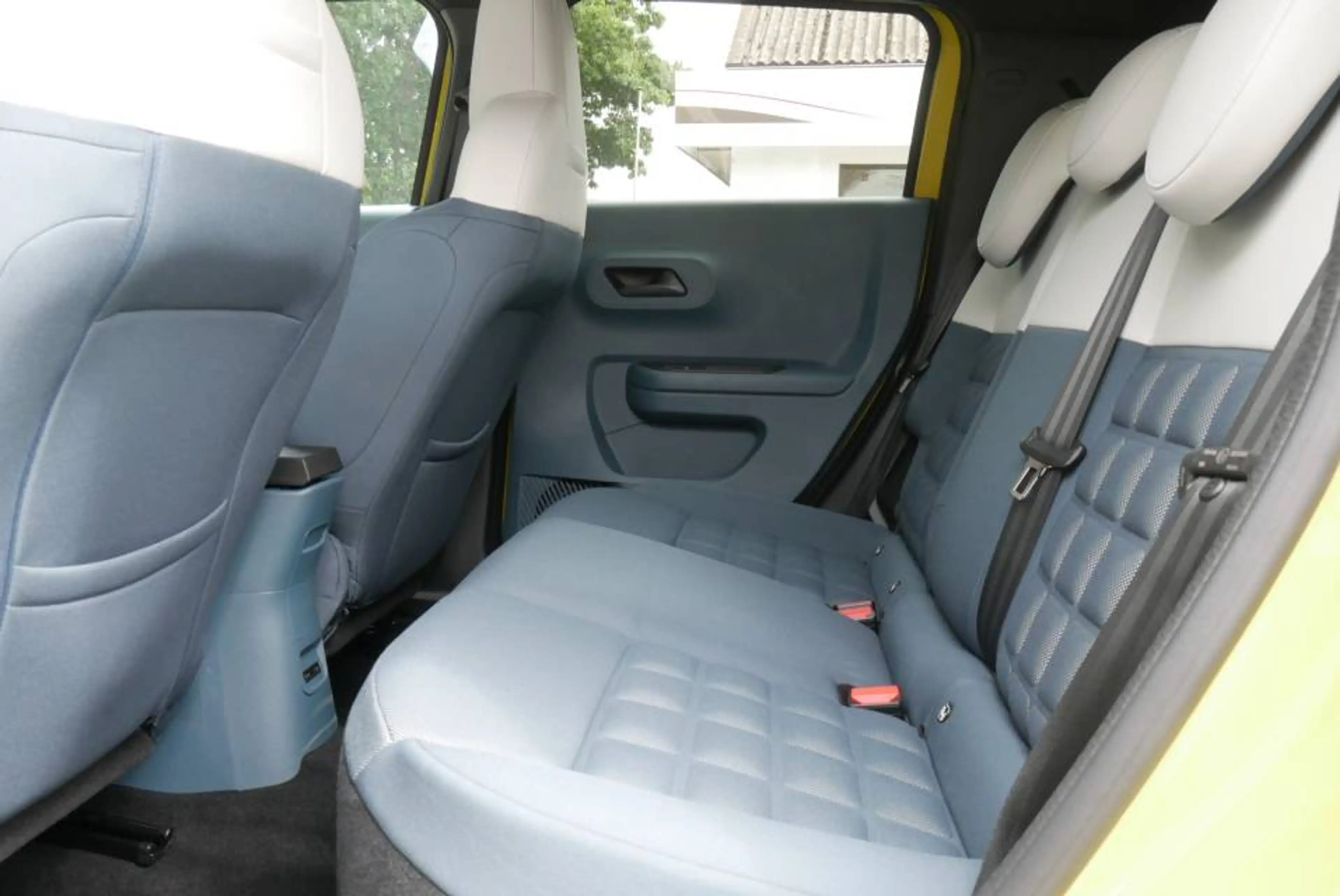 Fiat Grande Panda Hybrid la Prima Winterpaket (VOLL!) — photo 10