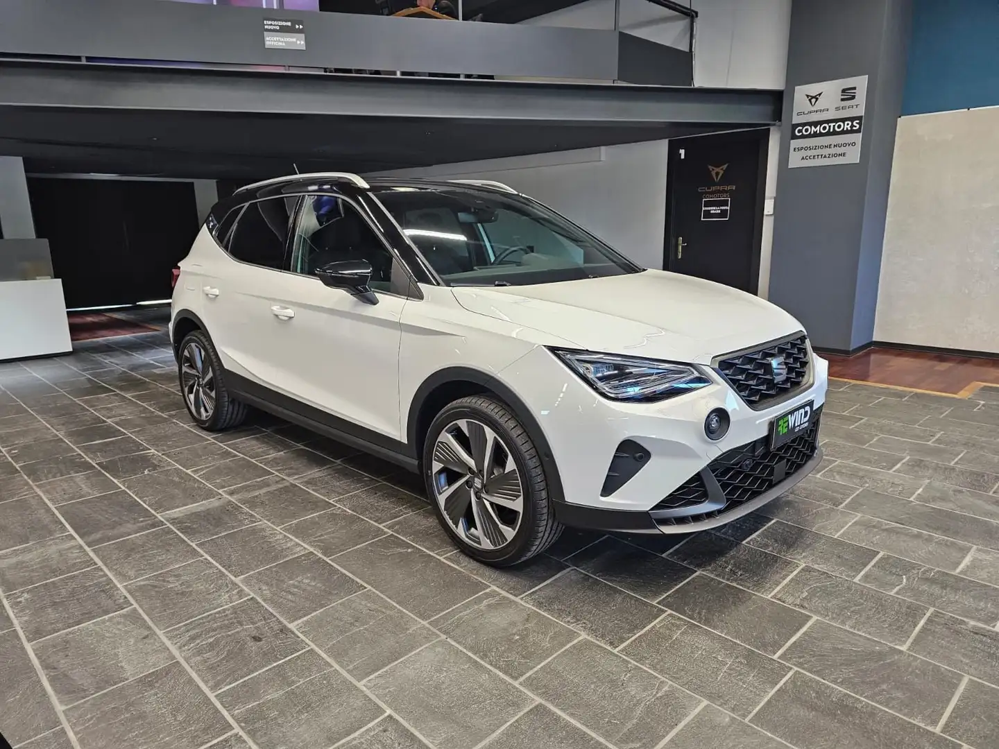 SEAT Arona Arona 1.0 EcoTSI 115 CV DSG FR Weiß - 2