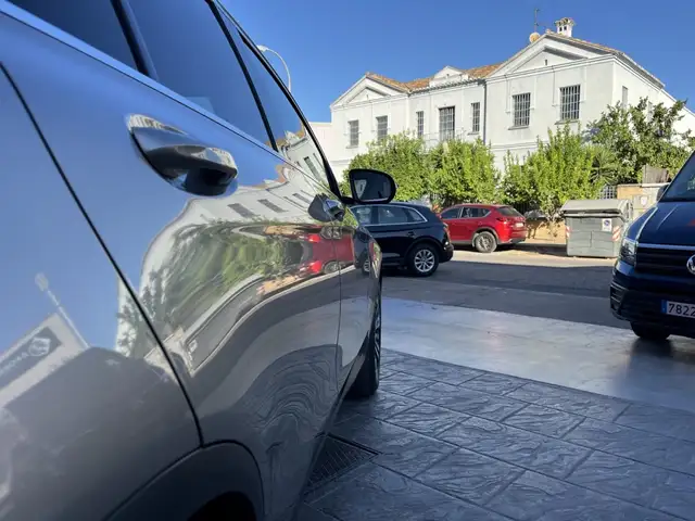 Mercedes-Benz GLC view 14