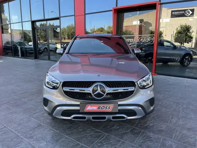 Mercedes-Benz GLC view 3