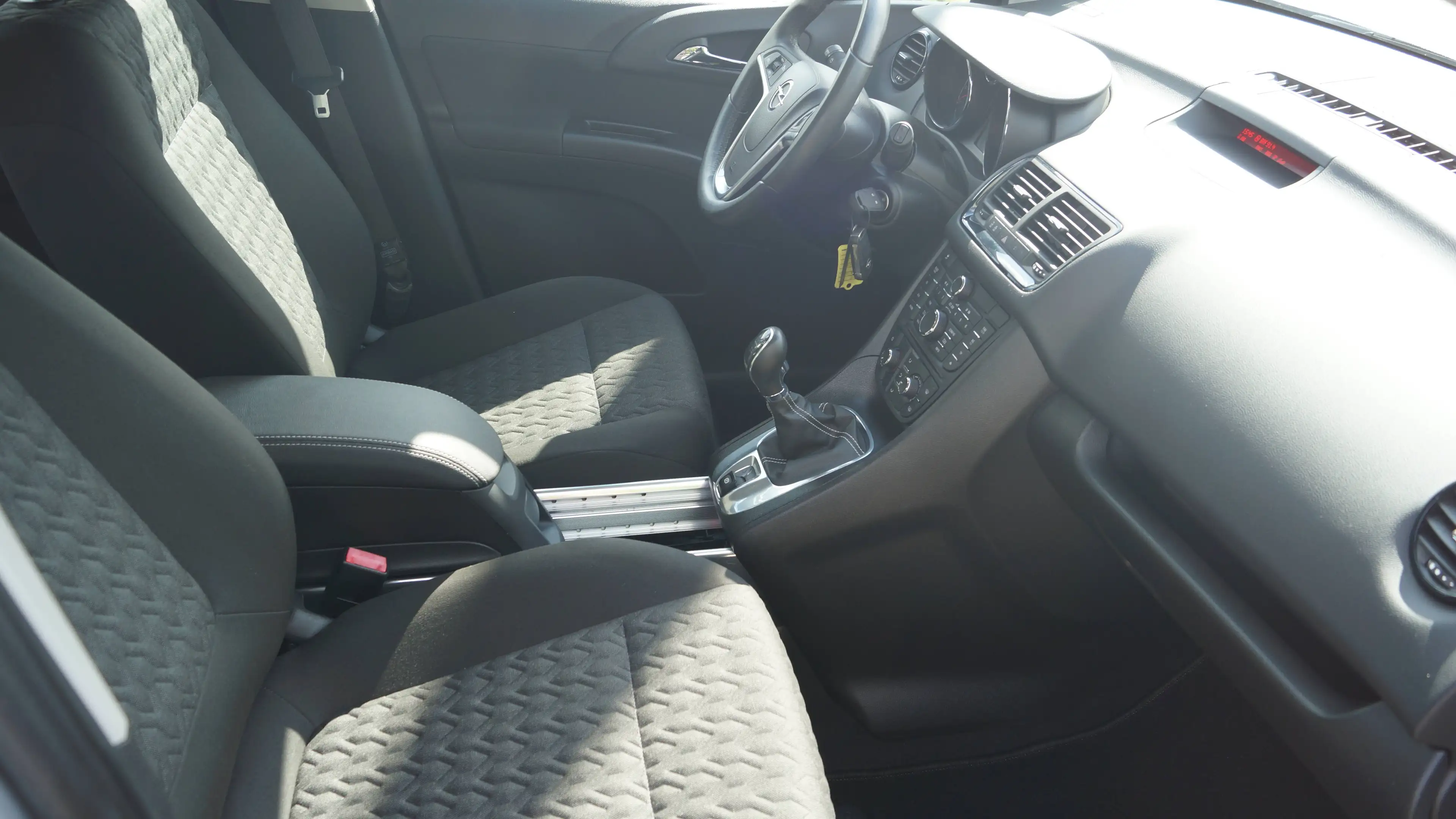 Opel Meriva 1.4L EcoTec Active ! erst 15500 km ! — photo 9
