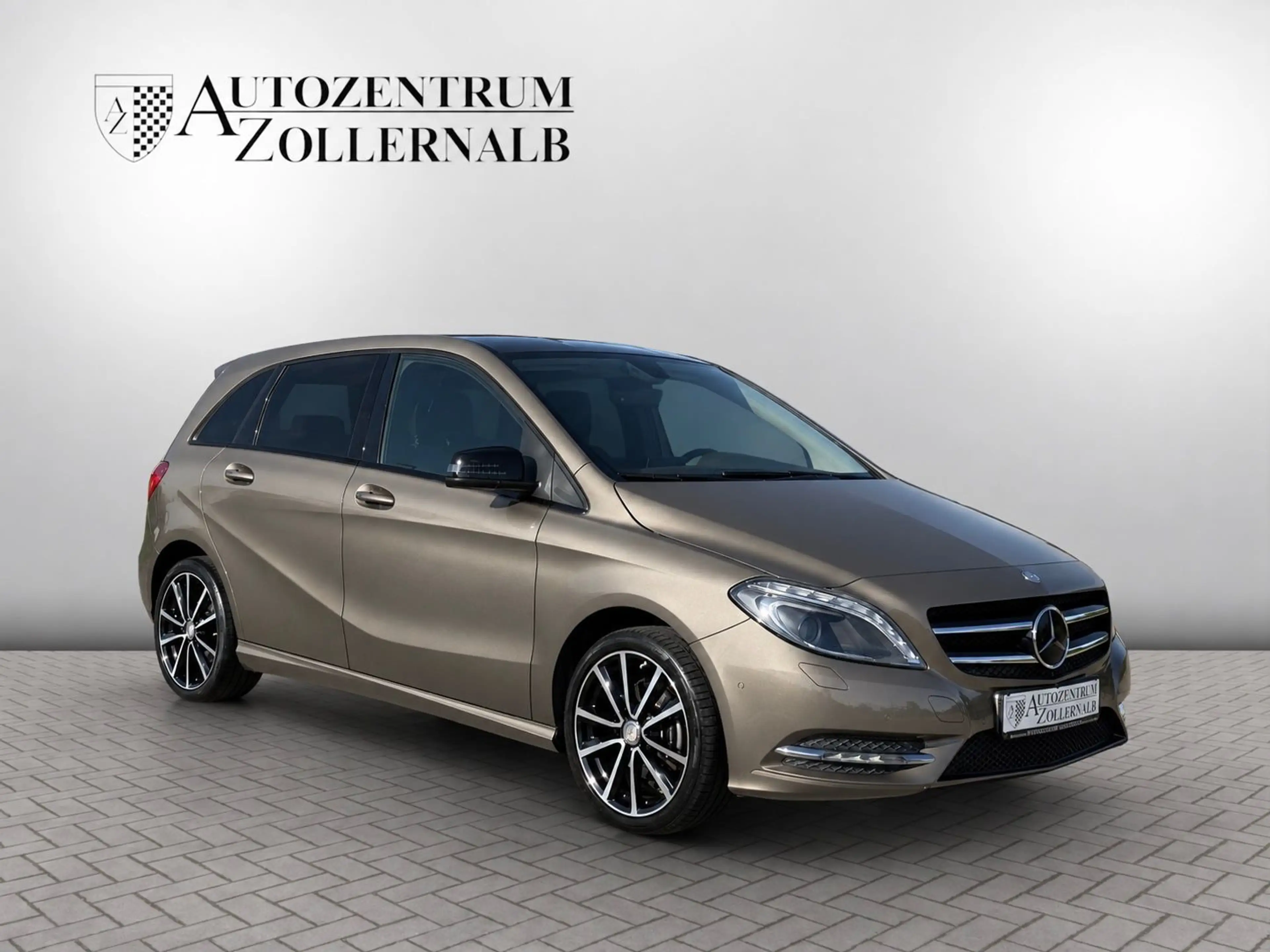 Mercedes-Benz B 200 7G-DCT *1.HAND*AHK*SPORT*NIGHT*NAVI*MEMORY — photo 8