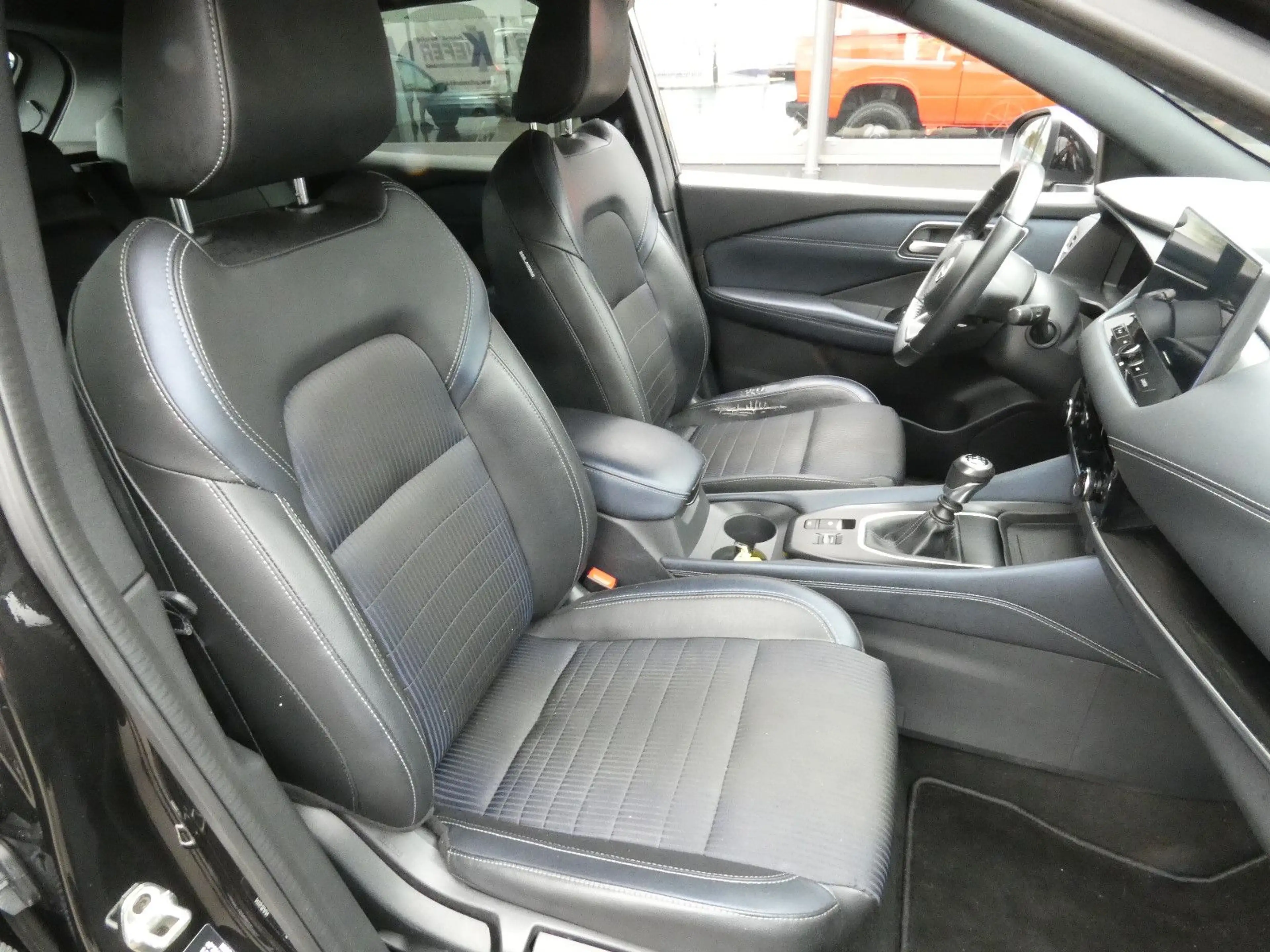 Nissan Qashqai 1.3 Tekna*Panorama*Head-up*LED*19-Zoll — photo 11