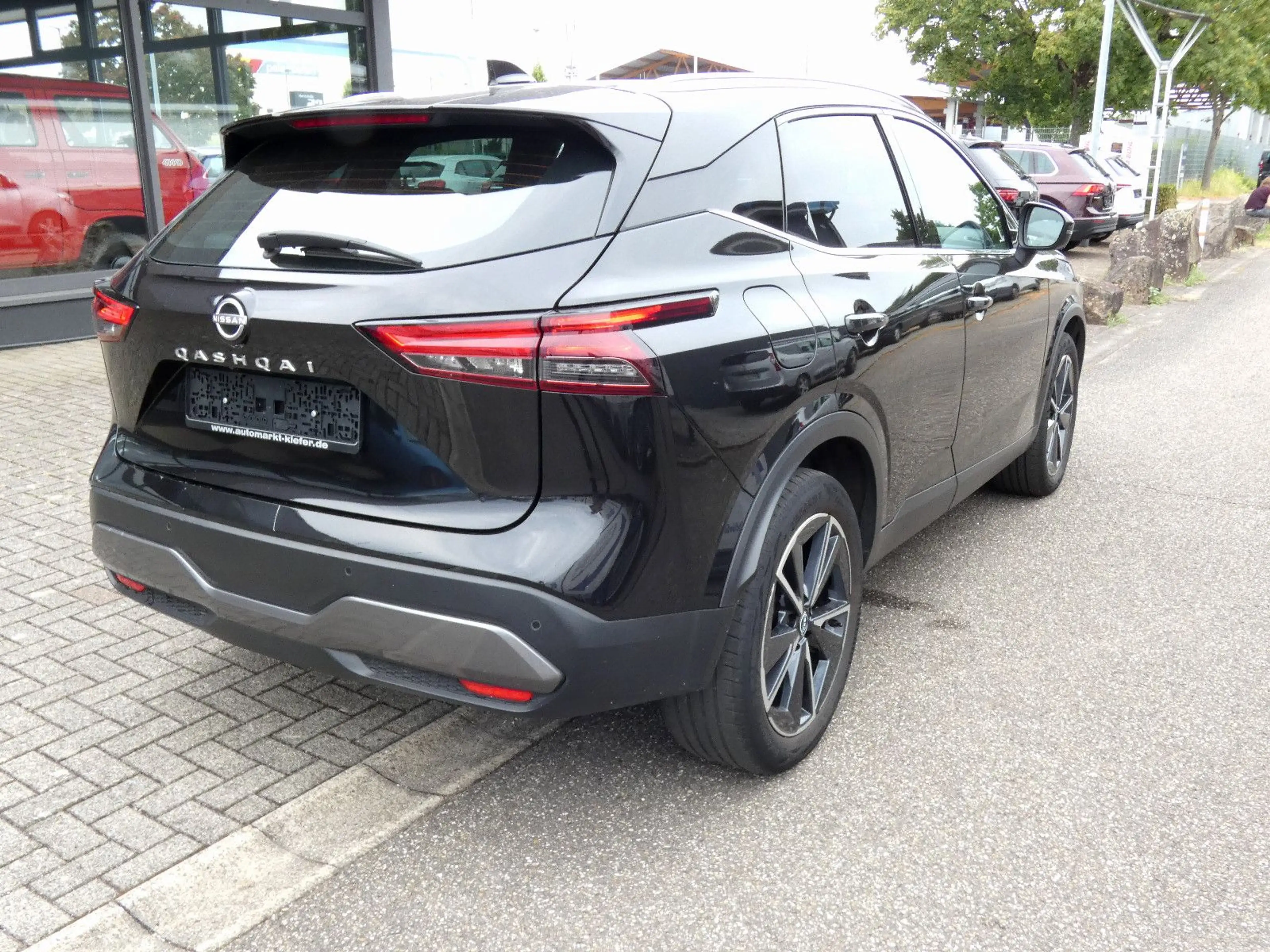 Nissan Qashqai 1.3 Tekna*Panorama*Head-up*LED*19-Zoll — photo 3