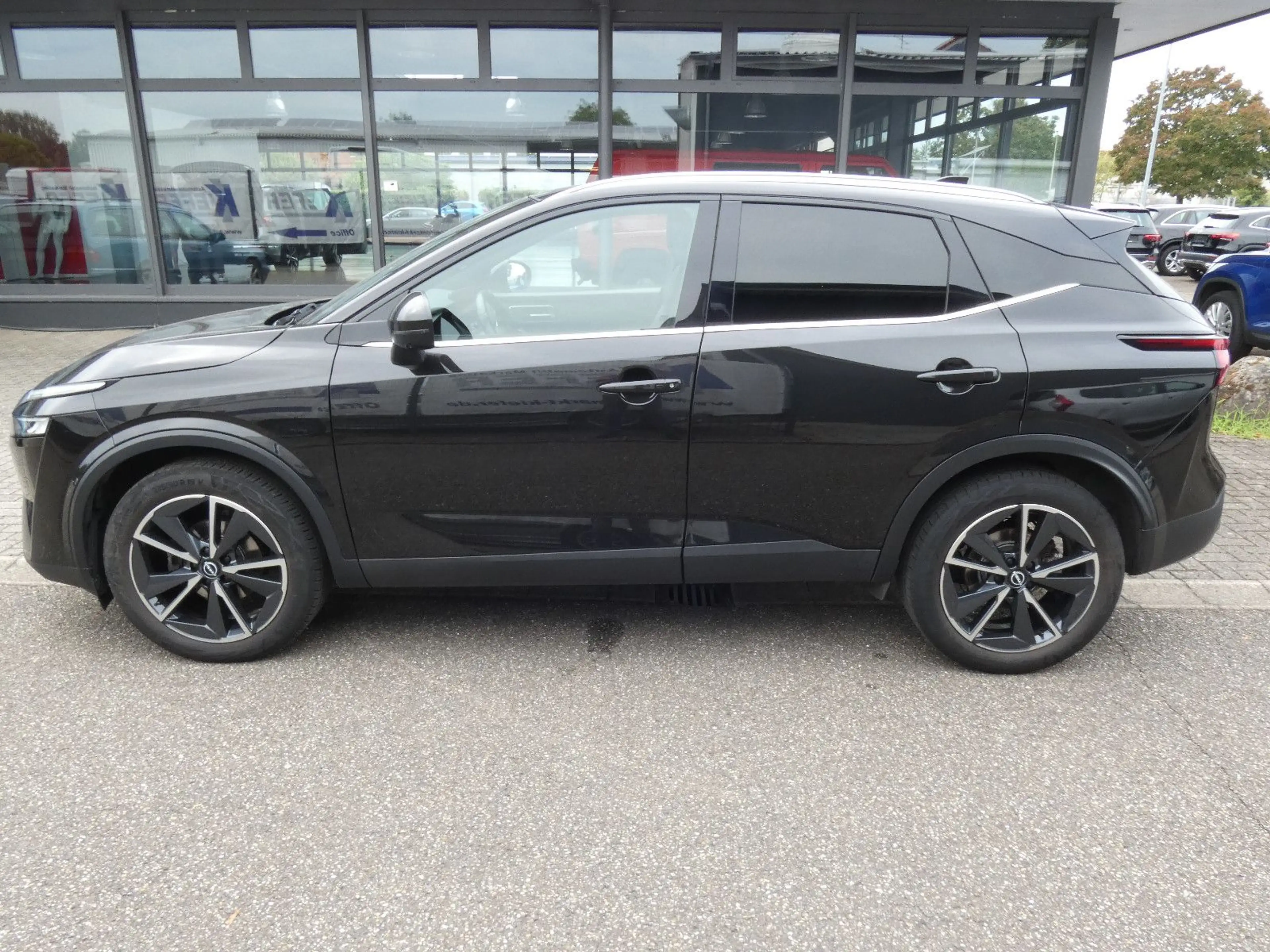 Nissan Qashqai 1.3 Tekna*Panorama*Head-up*LED*19-Zoll — photo 6