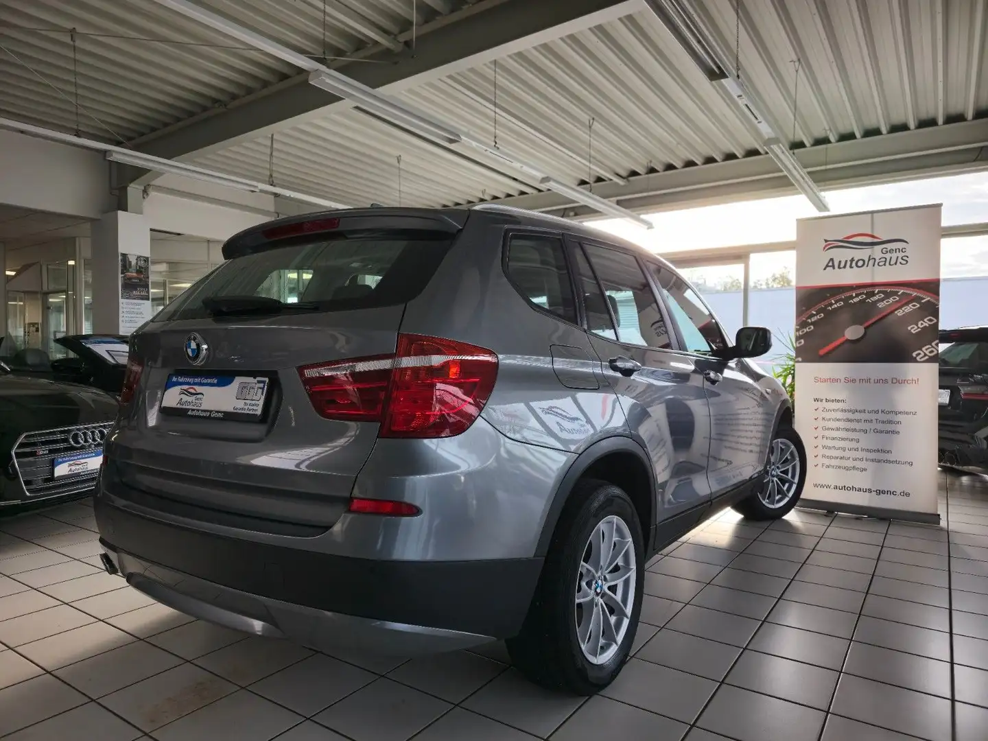 BMW X3 xDrive20d Automatik Leder Bi-Xenon PDC Grau - 2