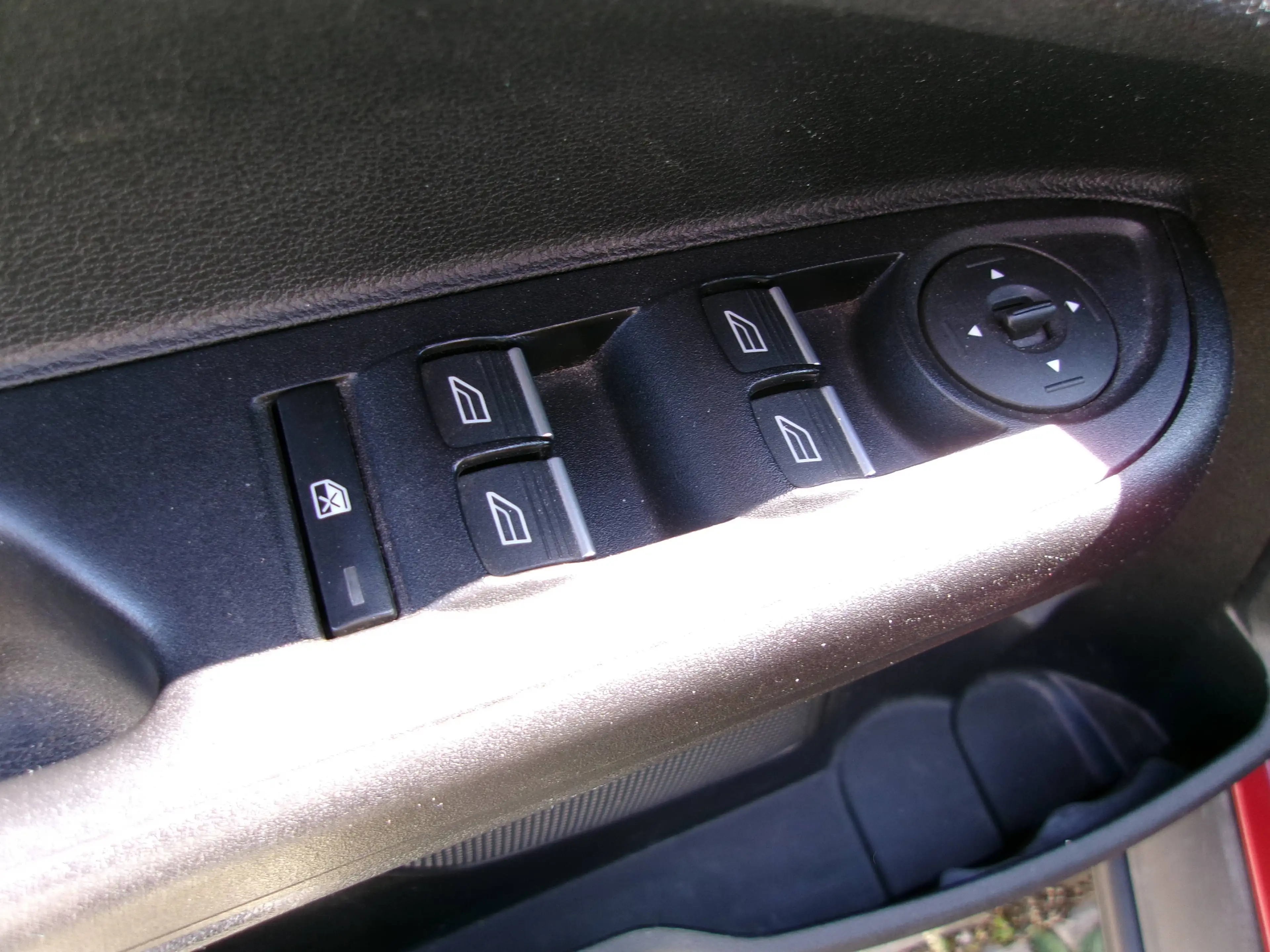 Ford B-Max Sync Edition / Anhängerkupplung — photo 9