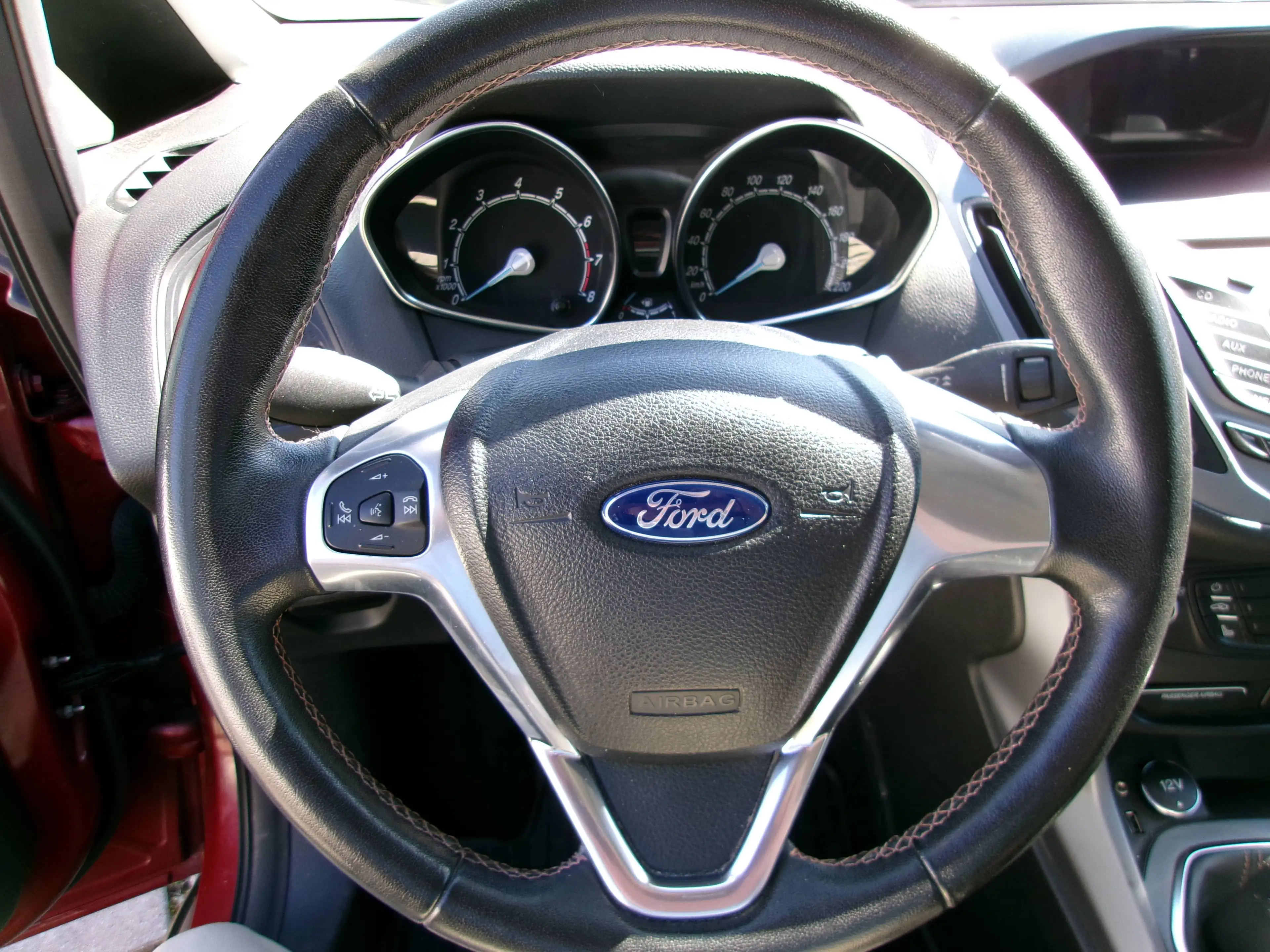 Ford B-Max Sync Edition / Anhängerkupplung — photo 13