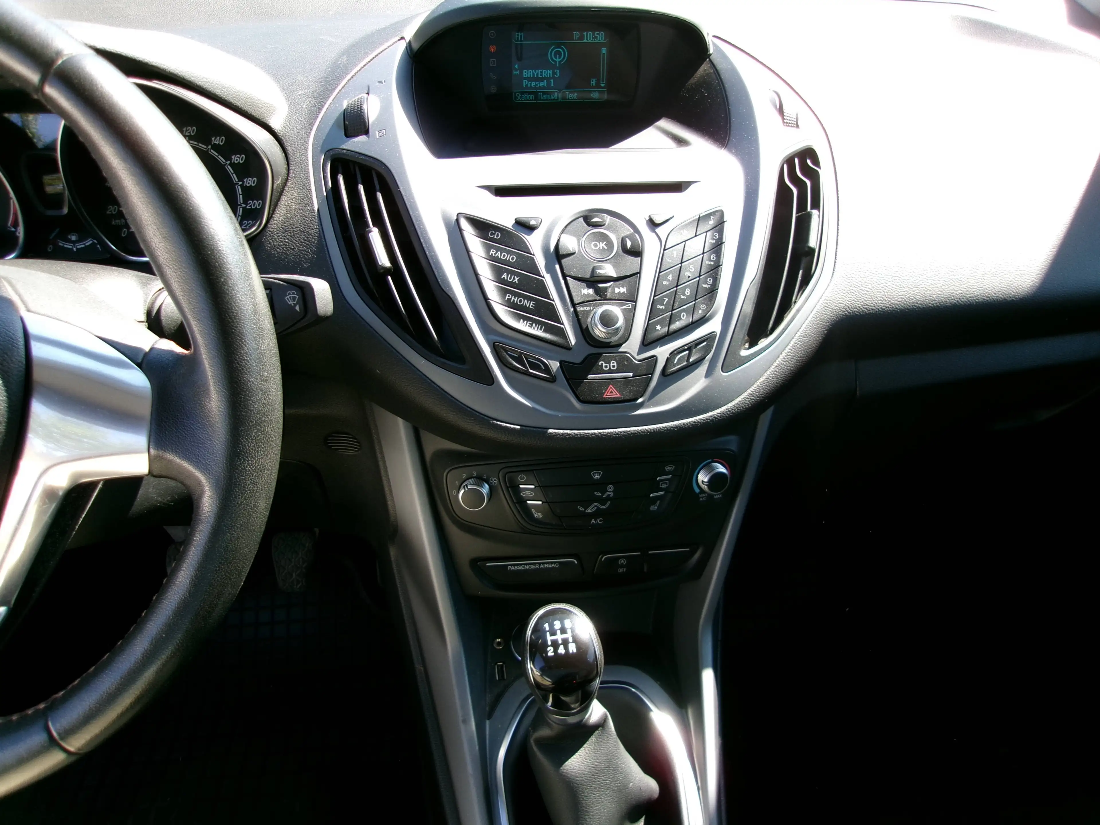 Ford B-Max Sync Edition / Anhängerkupplung — photo 15