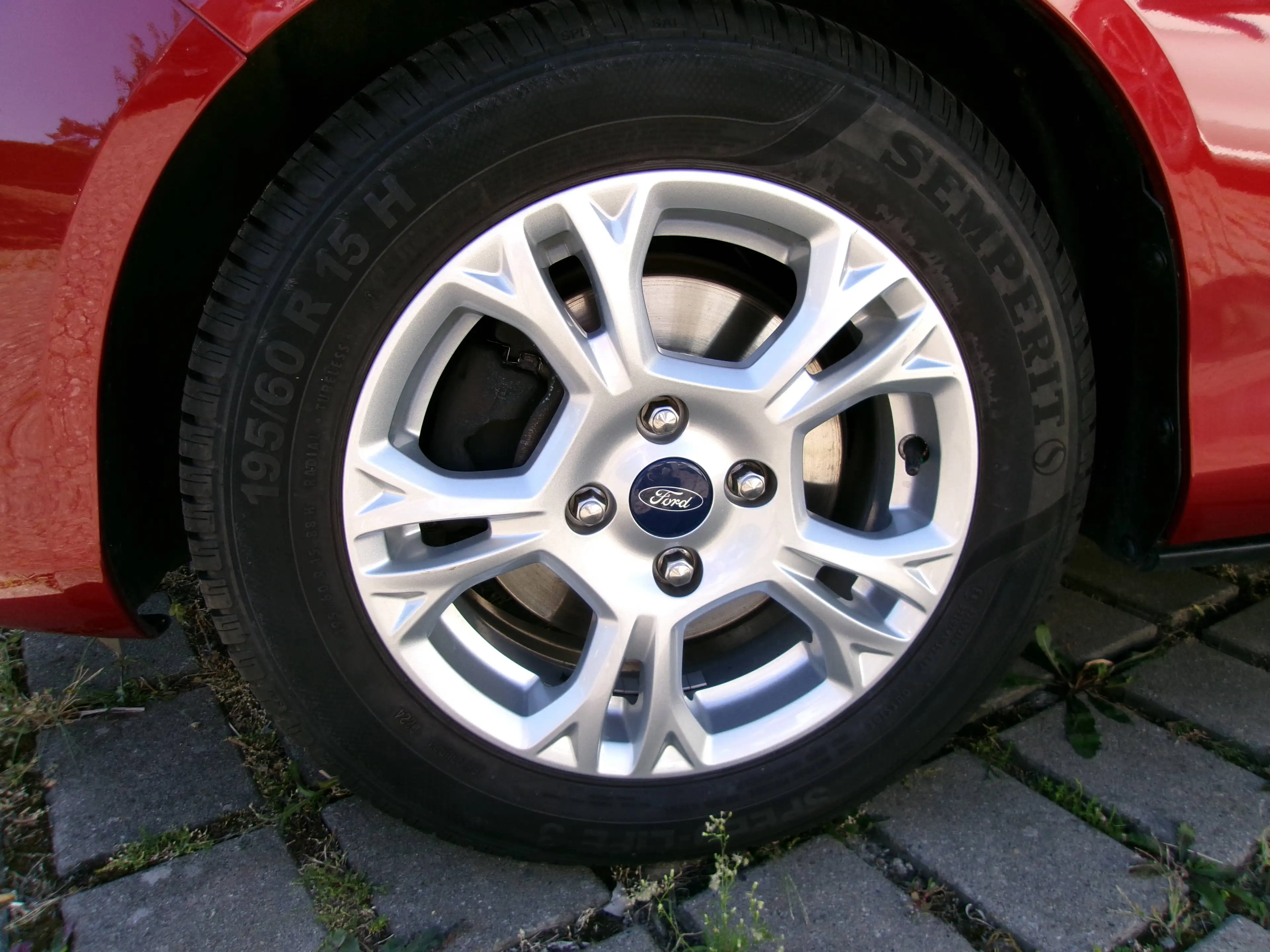 Ford B-Max Sync Edition / Anhängerkupplung — photo 8